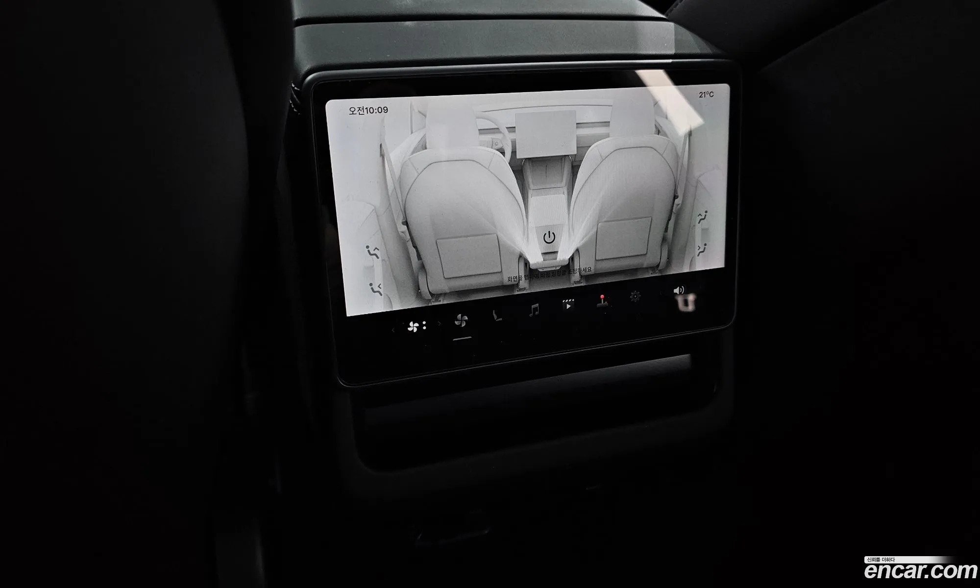 Tesla Model Y 2025 — 5