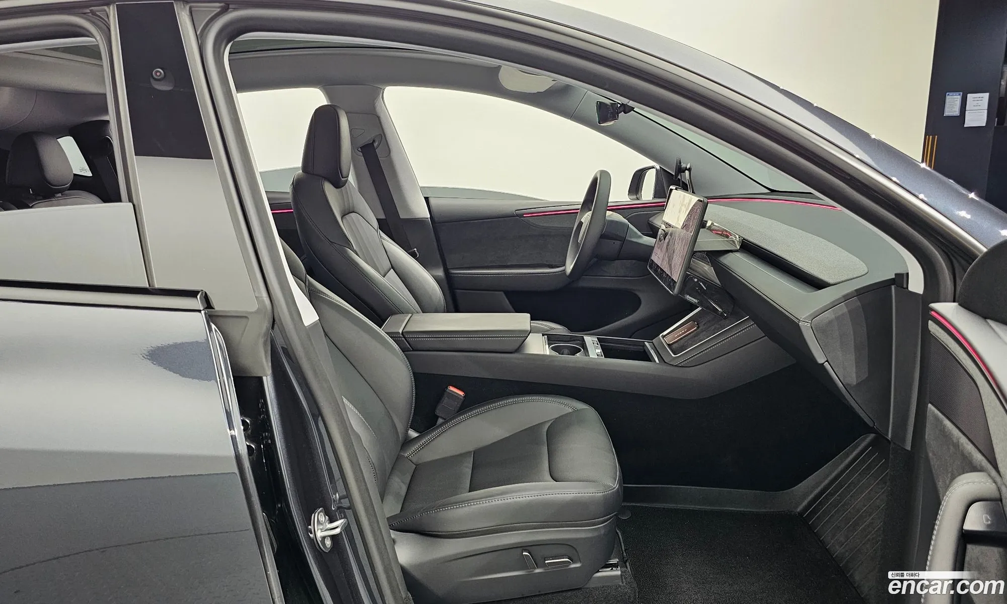 Tesla Model Y 2025 — 3