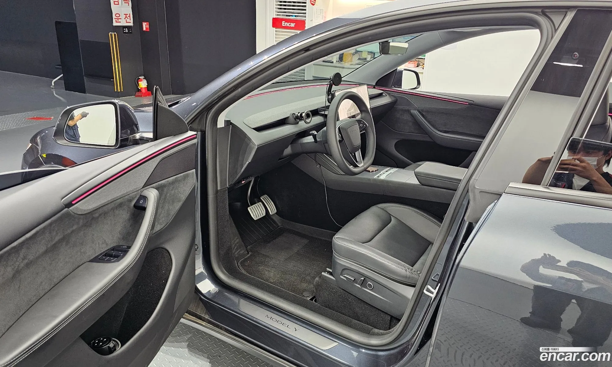 Tesla Model Y 2025 — 7
