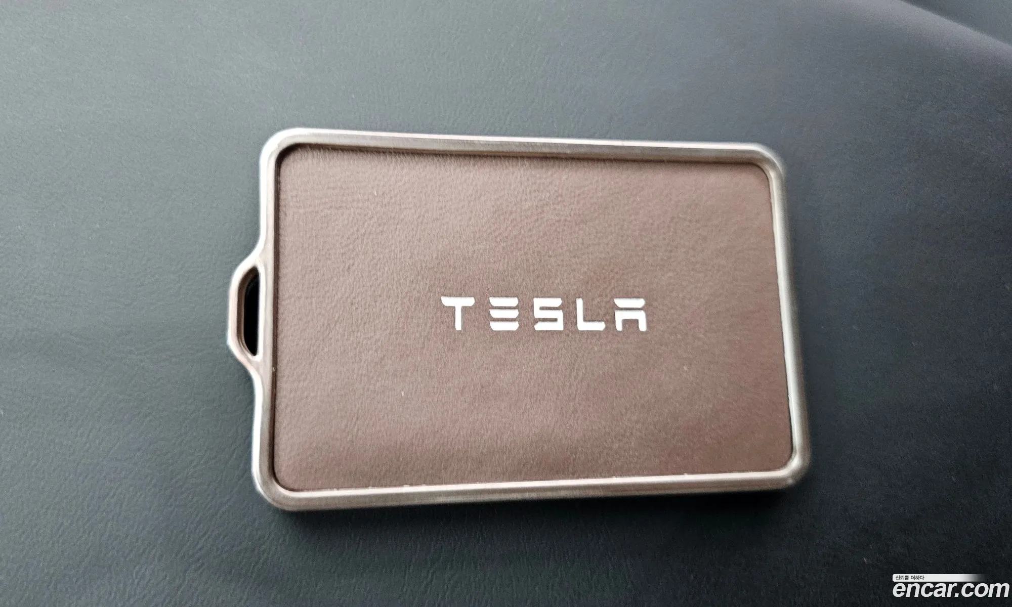 Tesla Model Y 2025 — 17