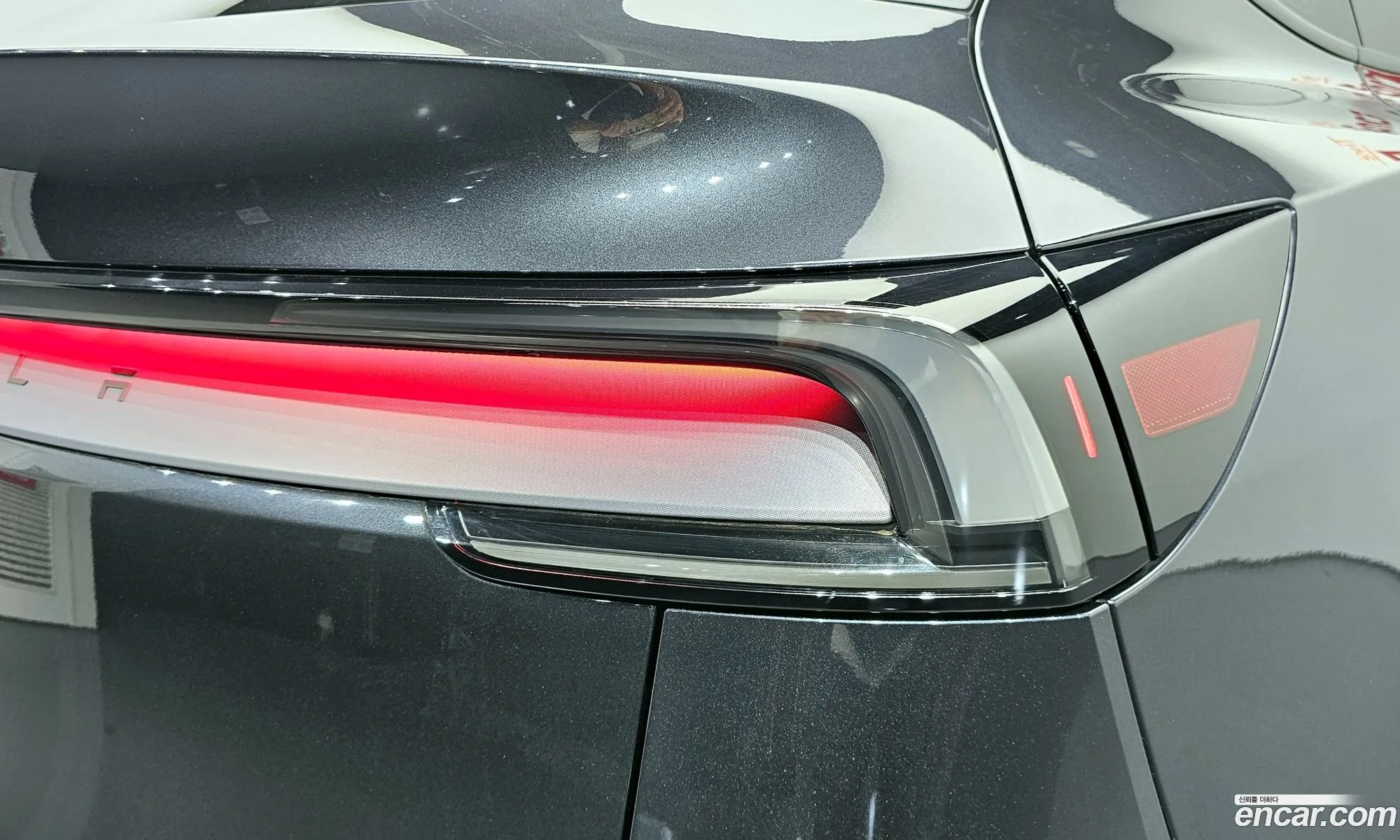 Tesla Model Y 2025 — 10