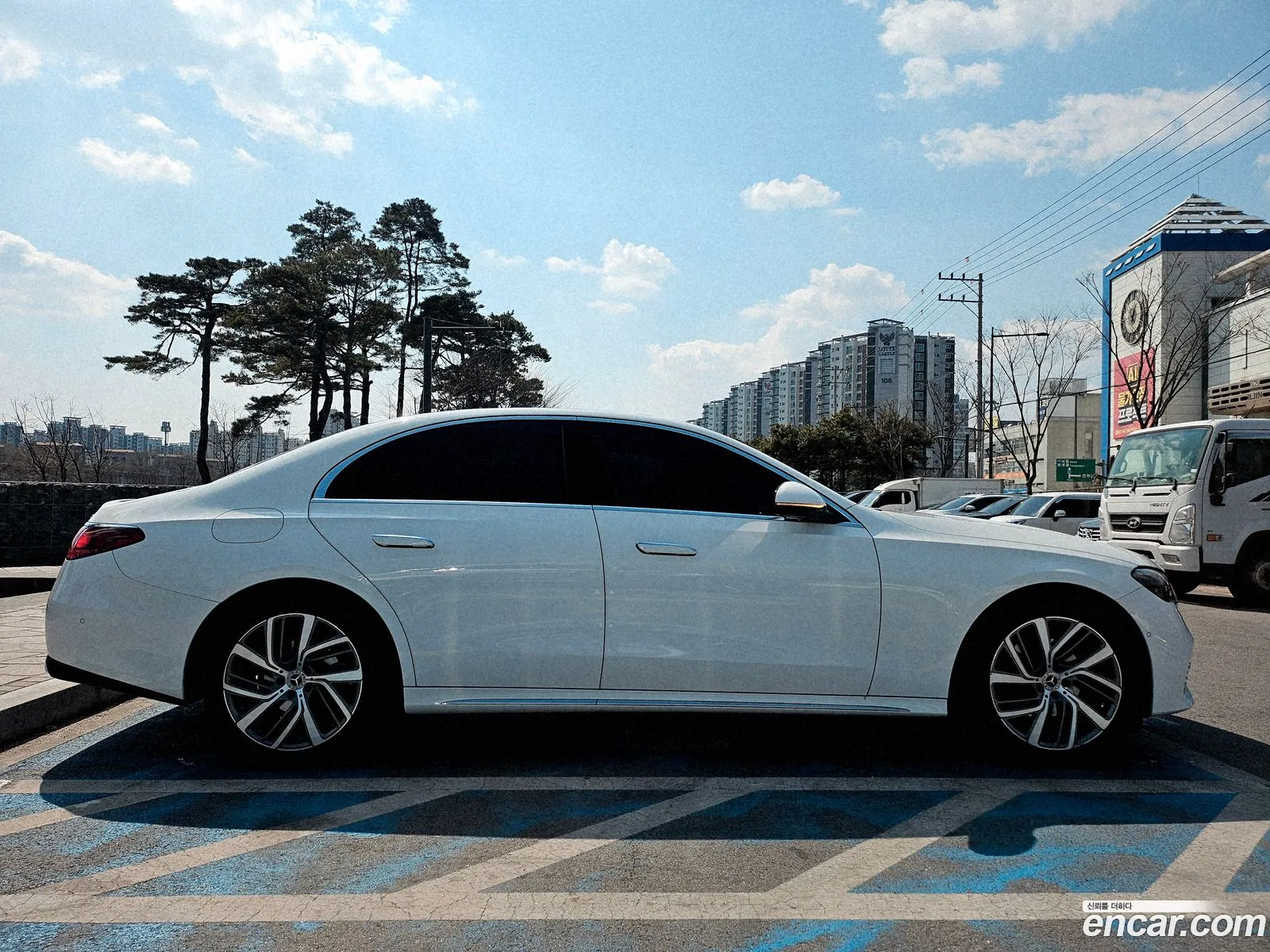 Mercedes-Benz E-Class W214 2024 — 4