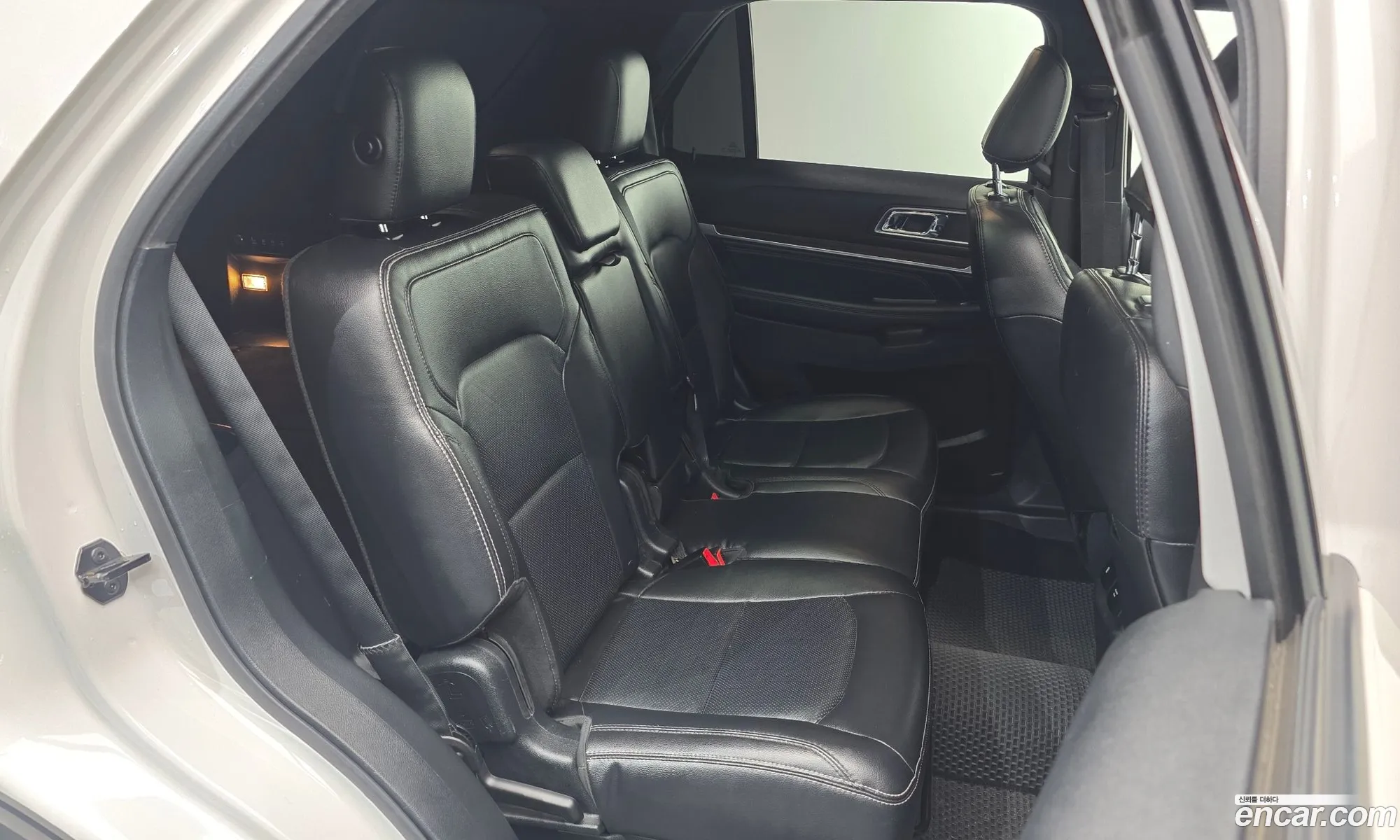 Ford Explorer 2019 1FM5K8FH0KGA56215 — 19