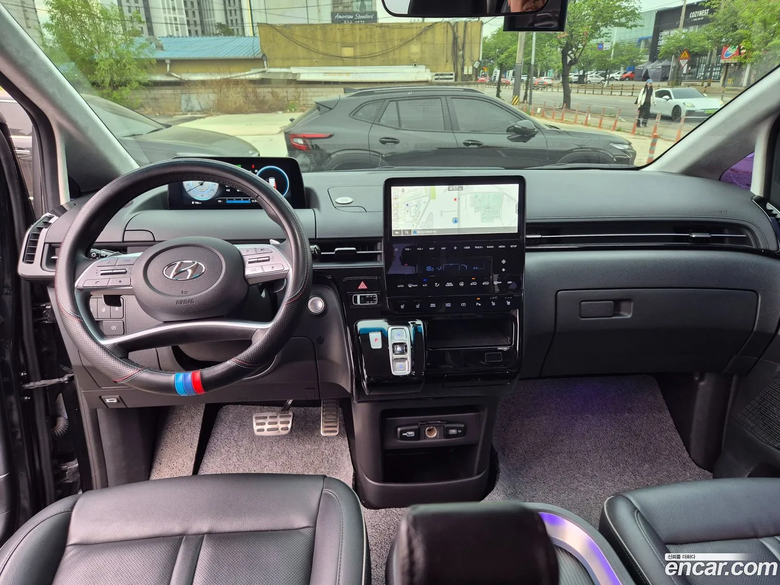Hyundai Staria 2023 — 2