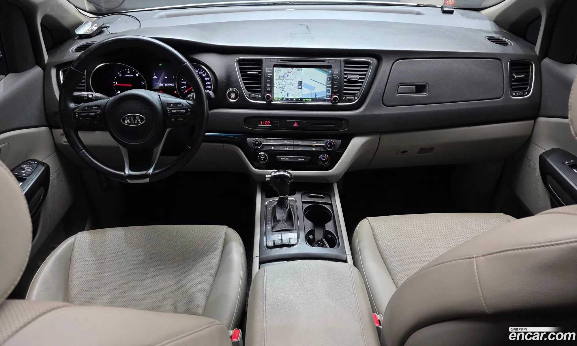 Kia Carnival 2015 — 4