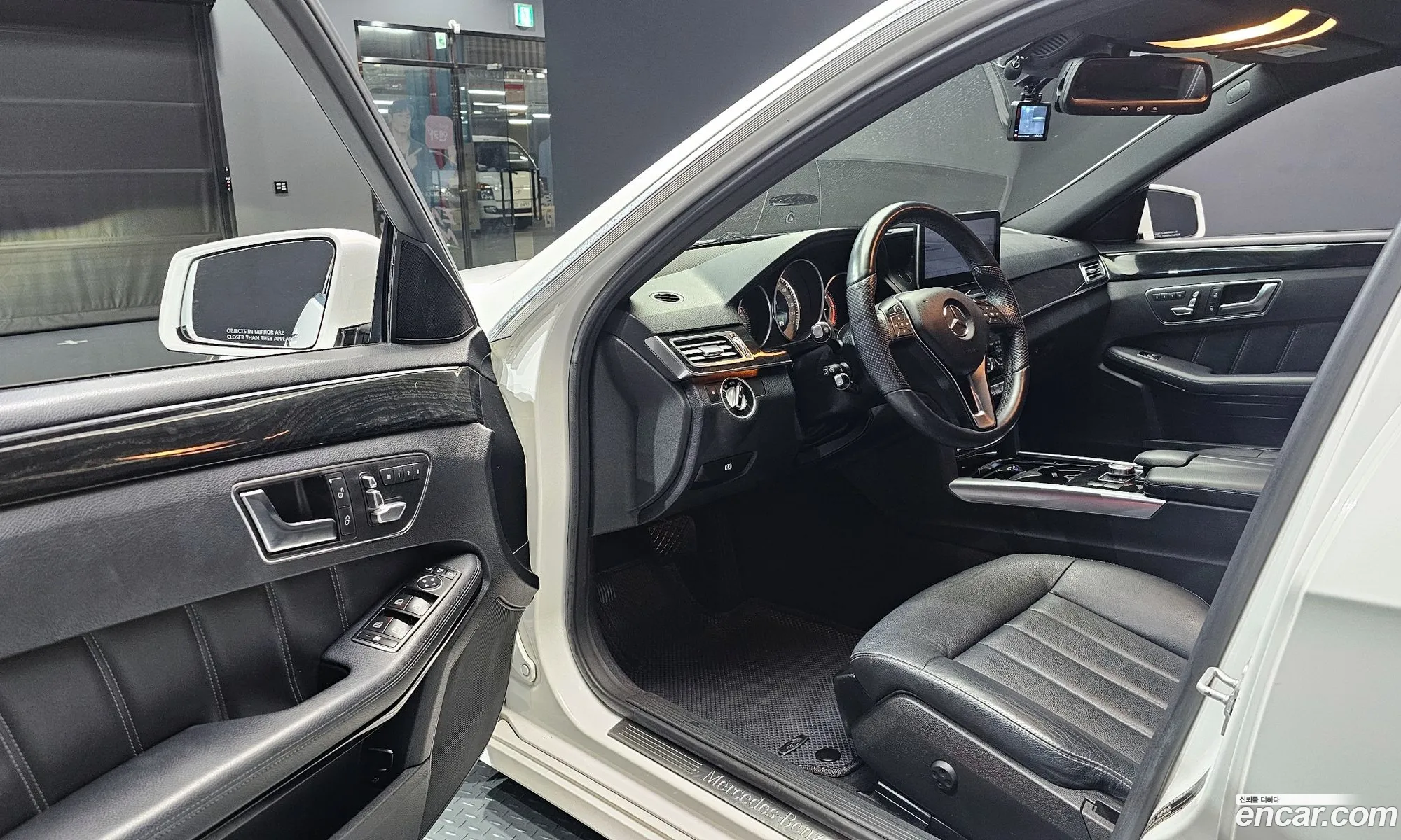 Mercedes-Benz E-Class W212 2013 WDDHF0CB7EA870673 — 7