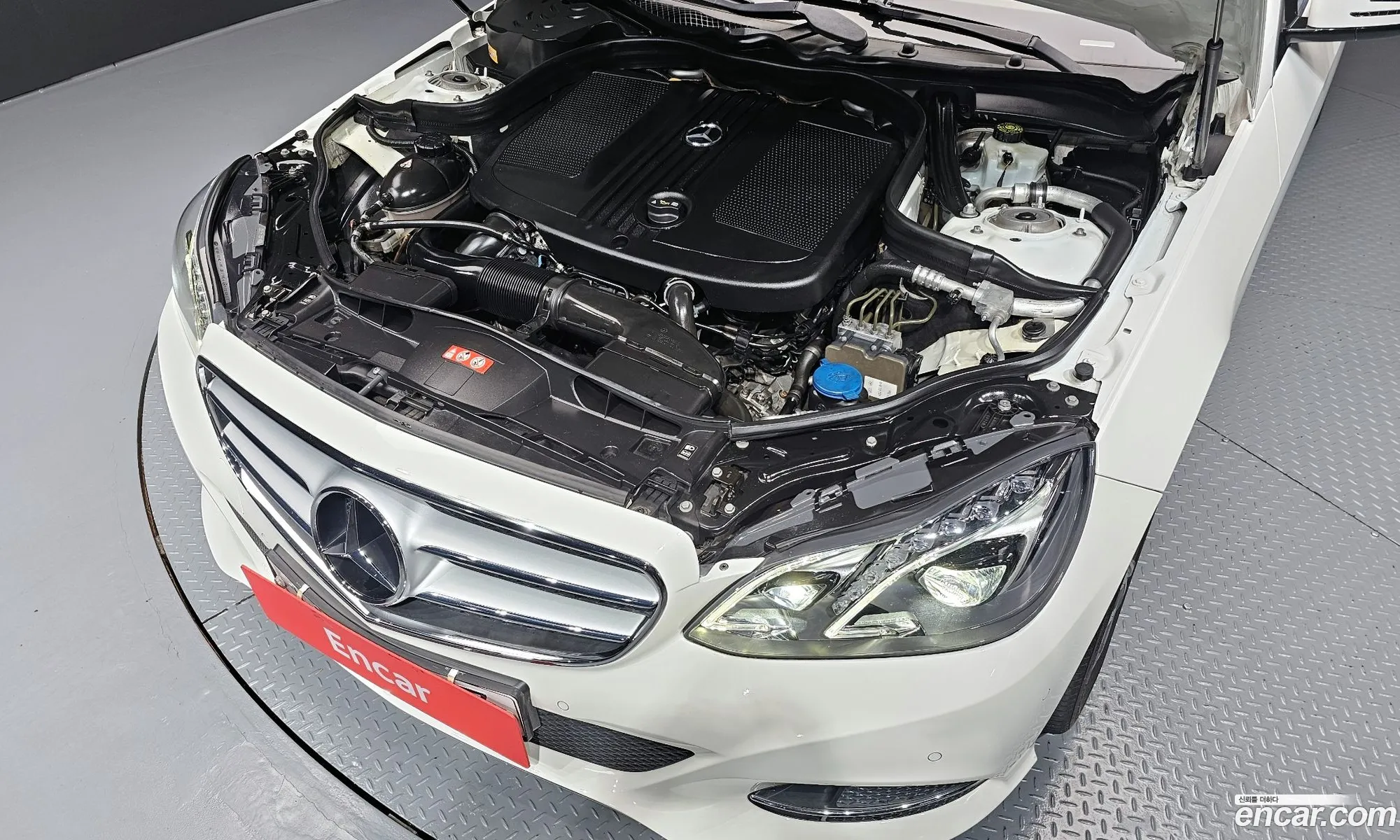 Mercedes-Benz E-Class W212 2013 WDDHF0CB7EA870673 — 2
