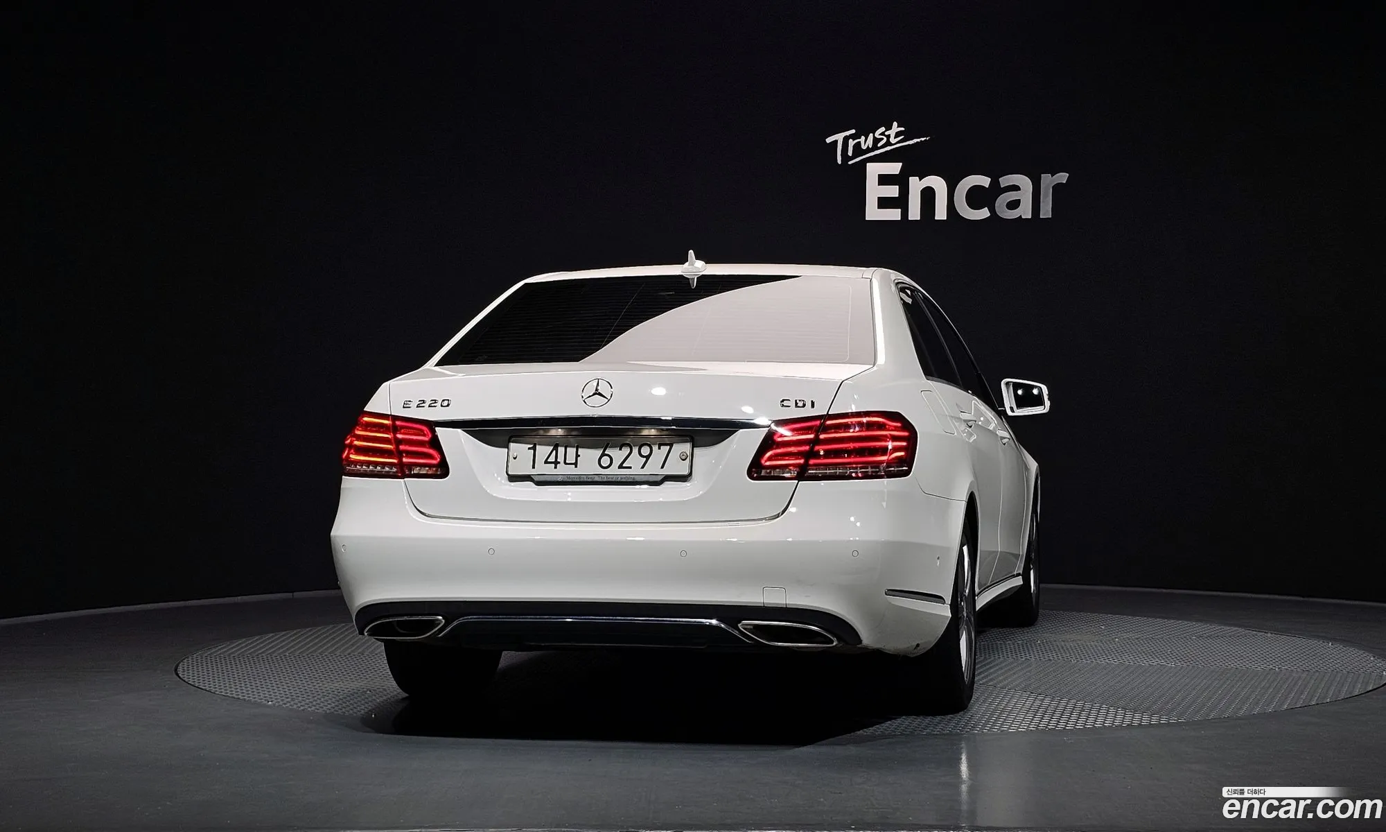 Mercedes-Benz E-Class W212 2013 WDDHF0CB7EA870673 — 14
