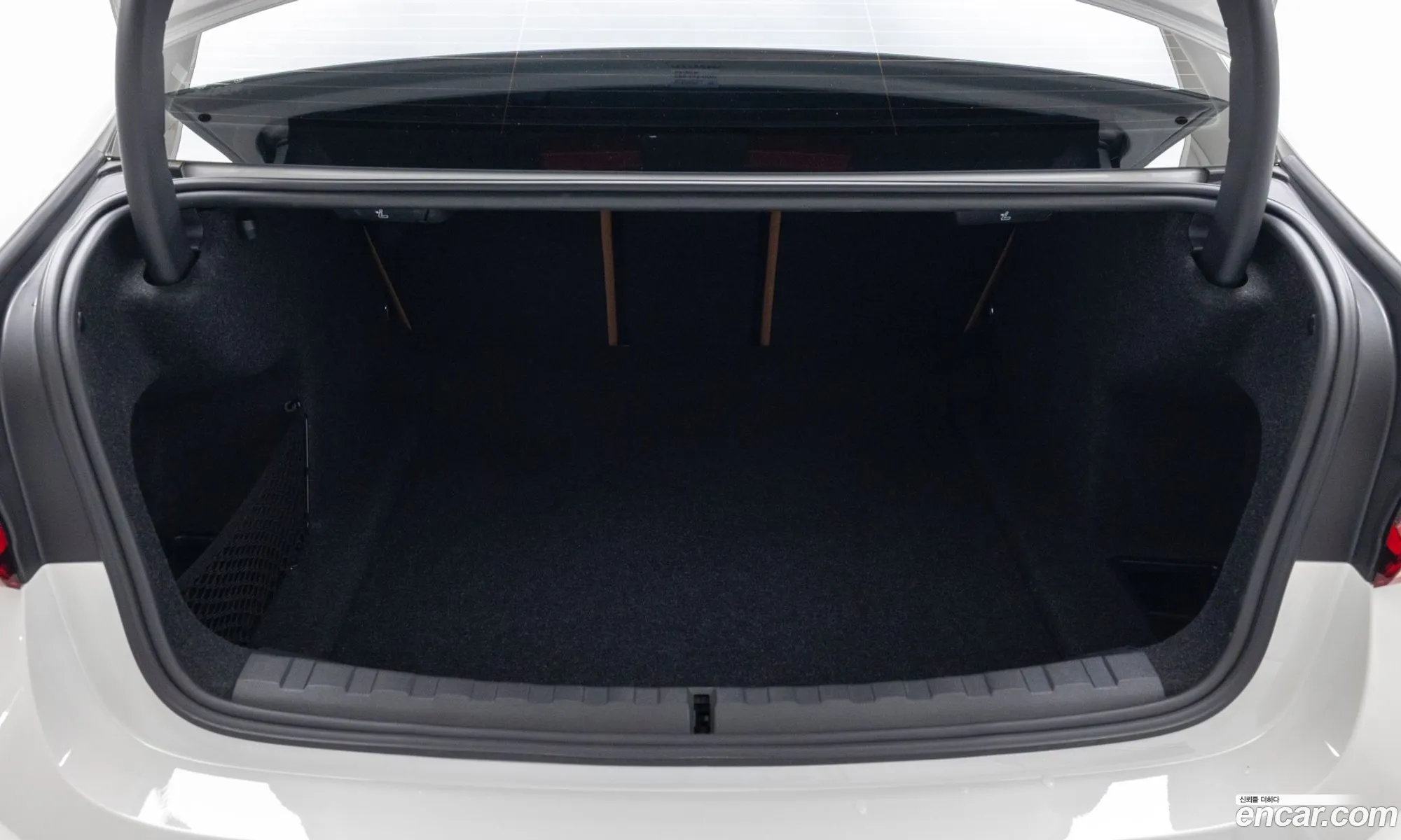 BMW 3 Series 2025 — 6
