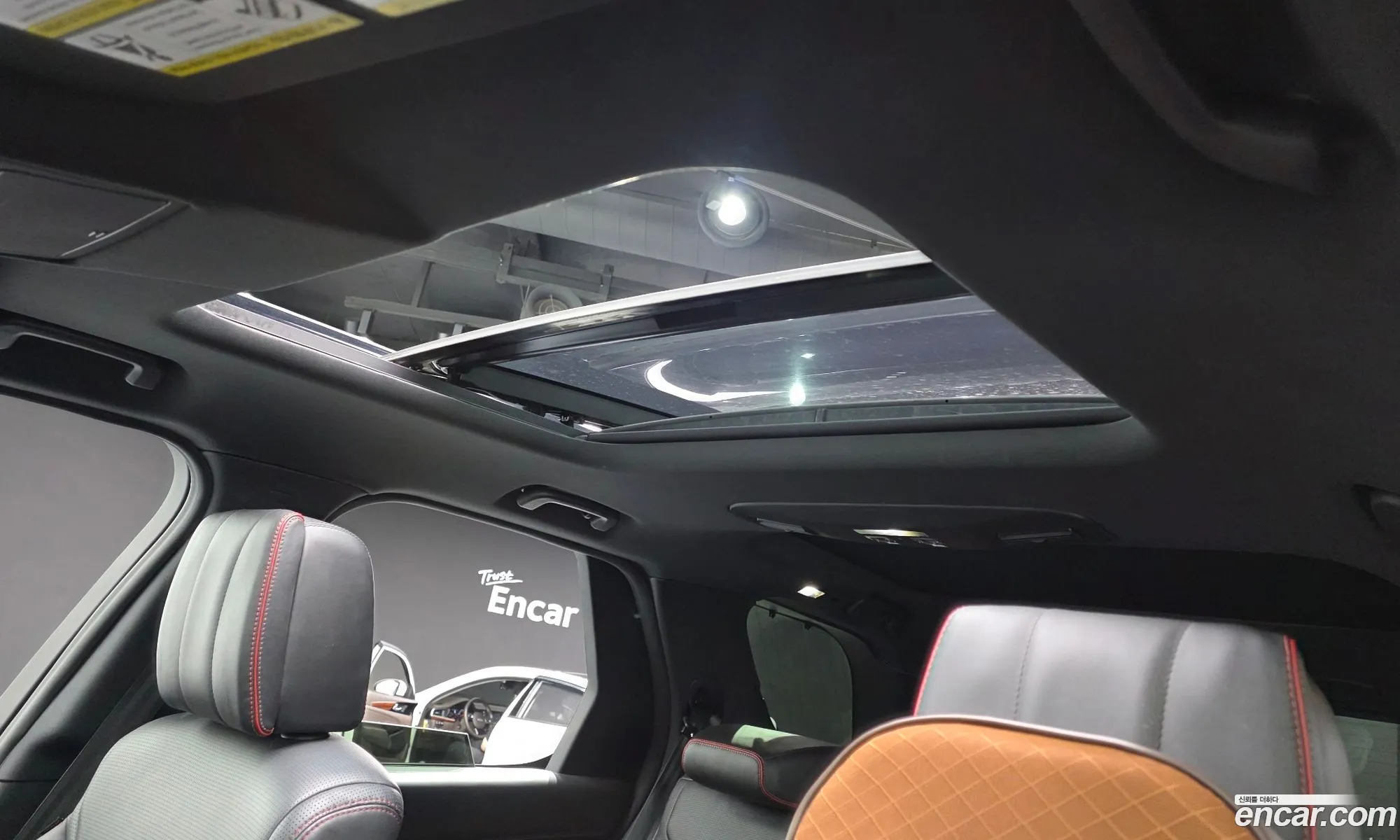 Land Rover Discovery 5 2017 SALRHBBK1HA032254 — 35