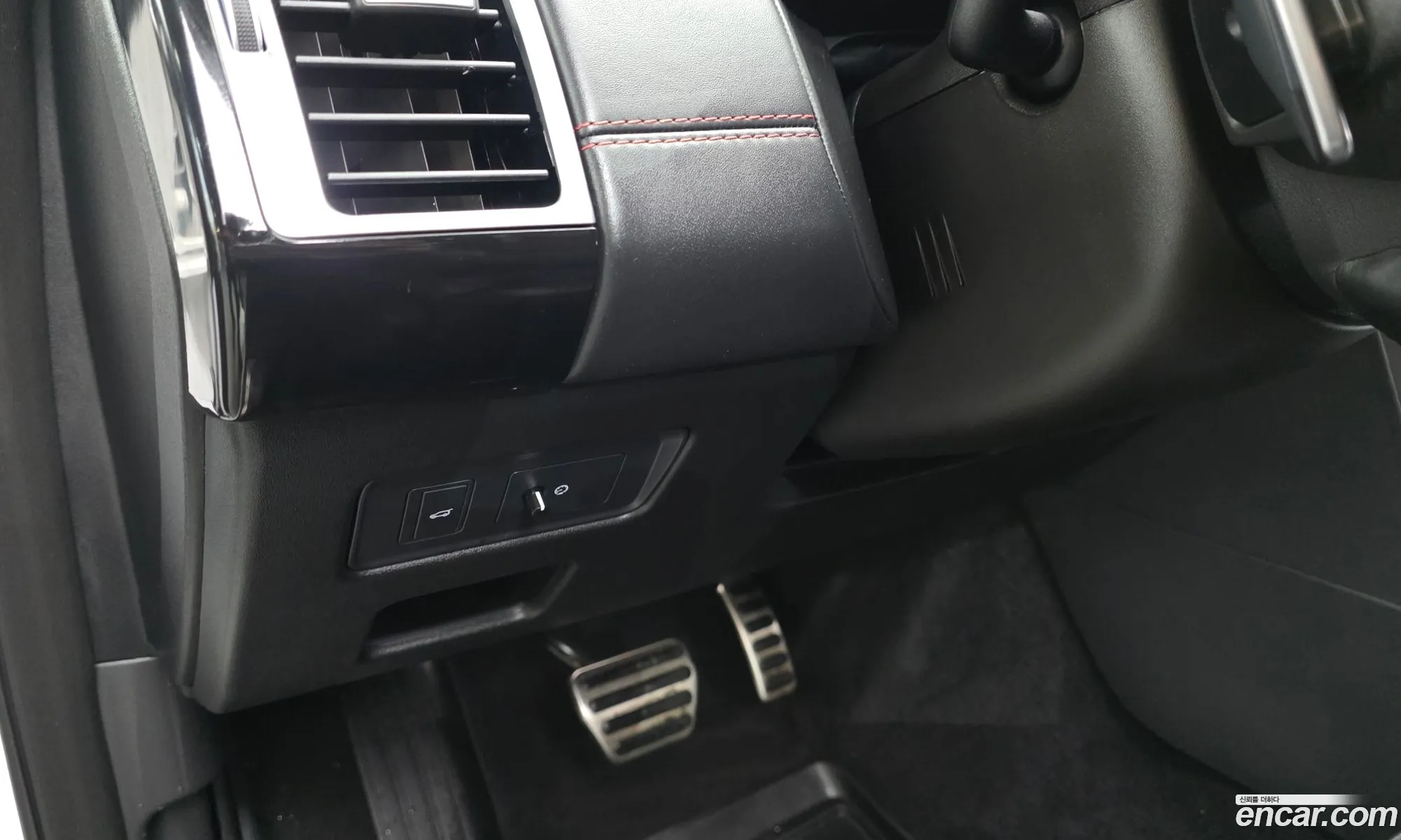 Land Rover Discovery 5 2017 SALRHBBK1HA032254 — 14