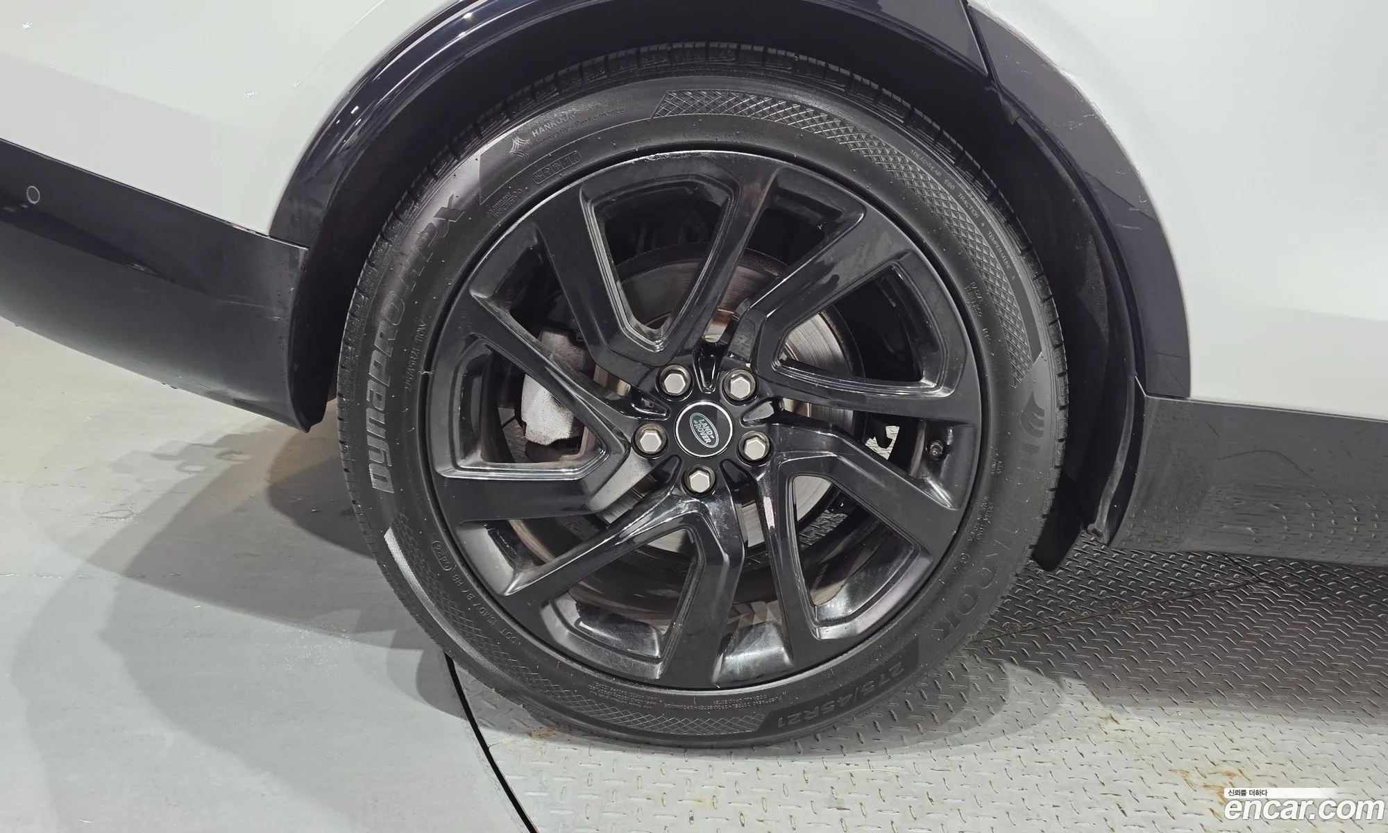 Land Rover Discovery 5 2017 SALRHBBK1HA032254 — 22