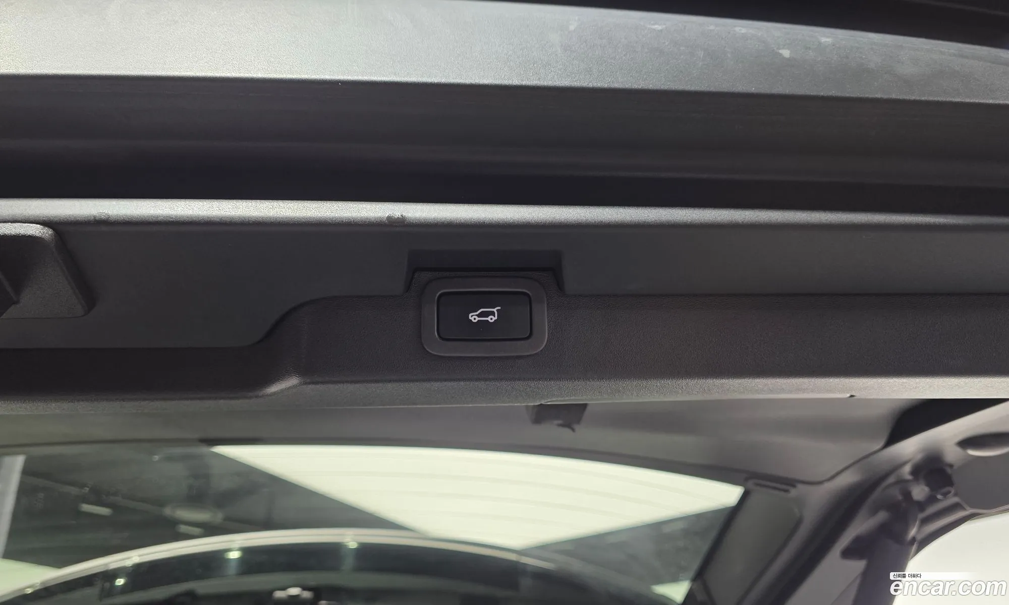 Land Rover Discovery 5 2017 SALRHBBK1HA032254 — 13