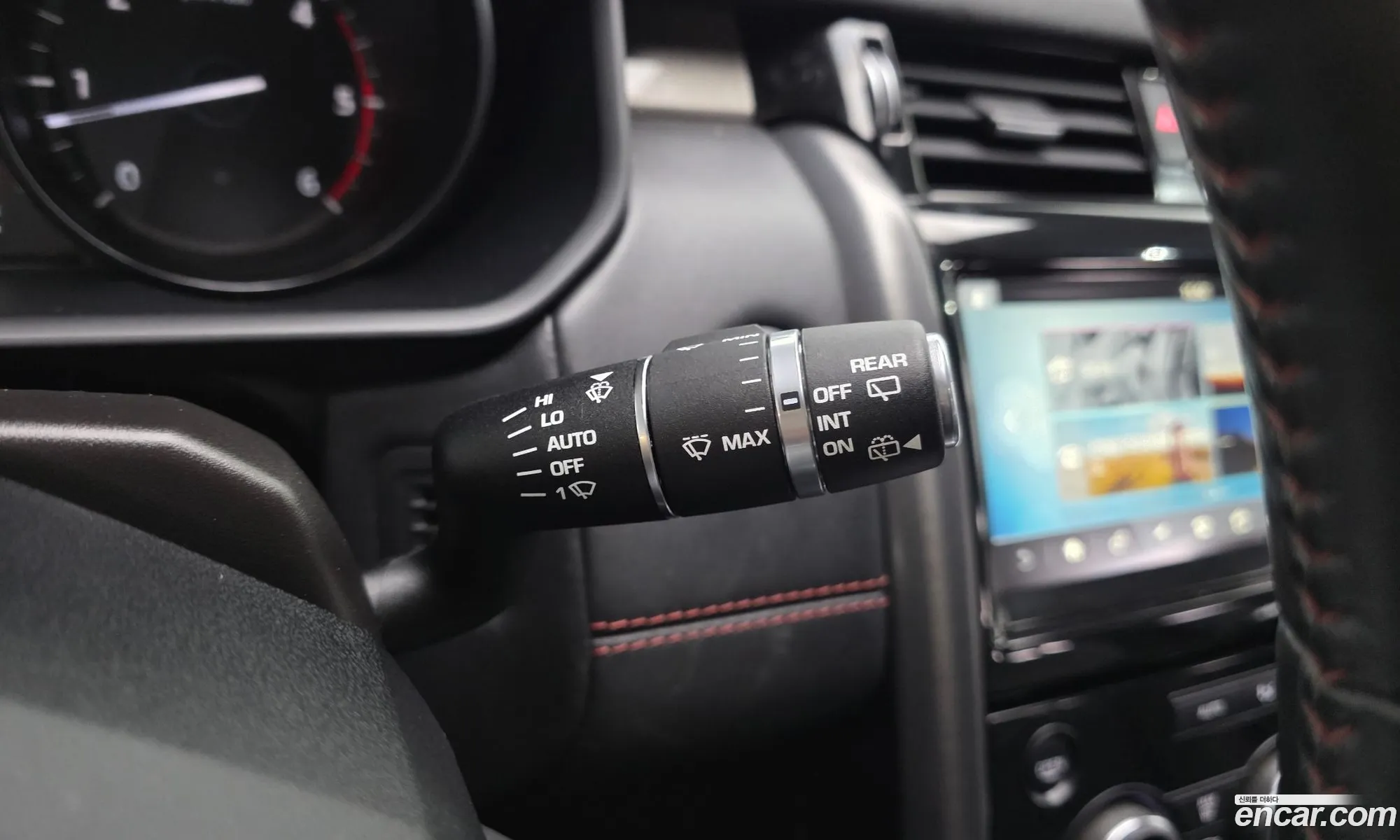 Land Rover Discovery 5 2017 SALRHBBK1HA032254 — 32