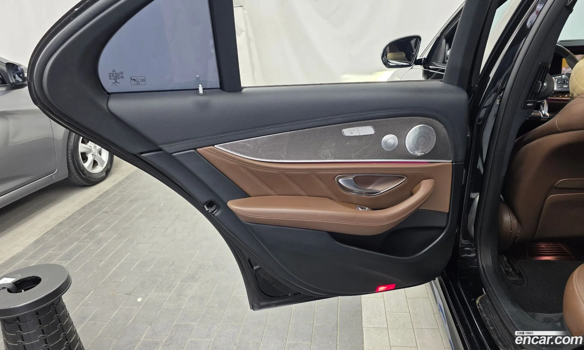 Mercedes-Benz E-Class W213 2019 WDDZF6BB0KA576049 — 25