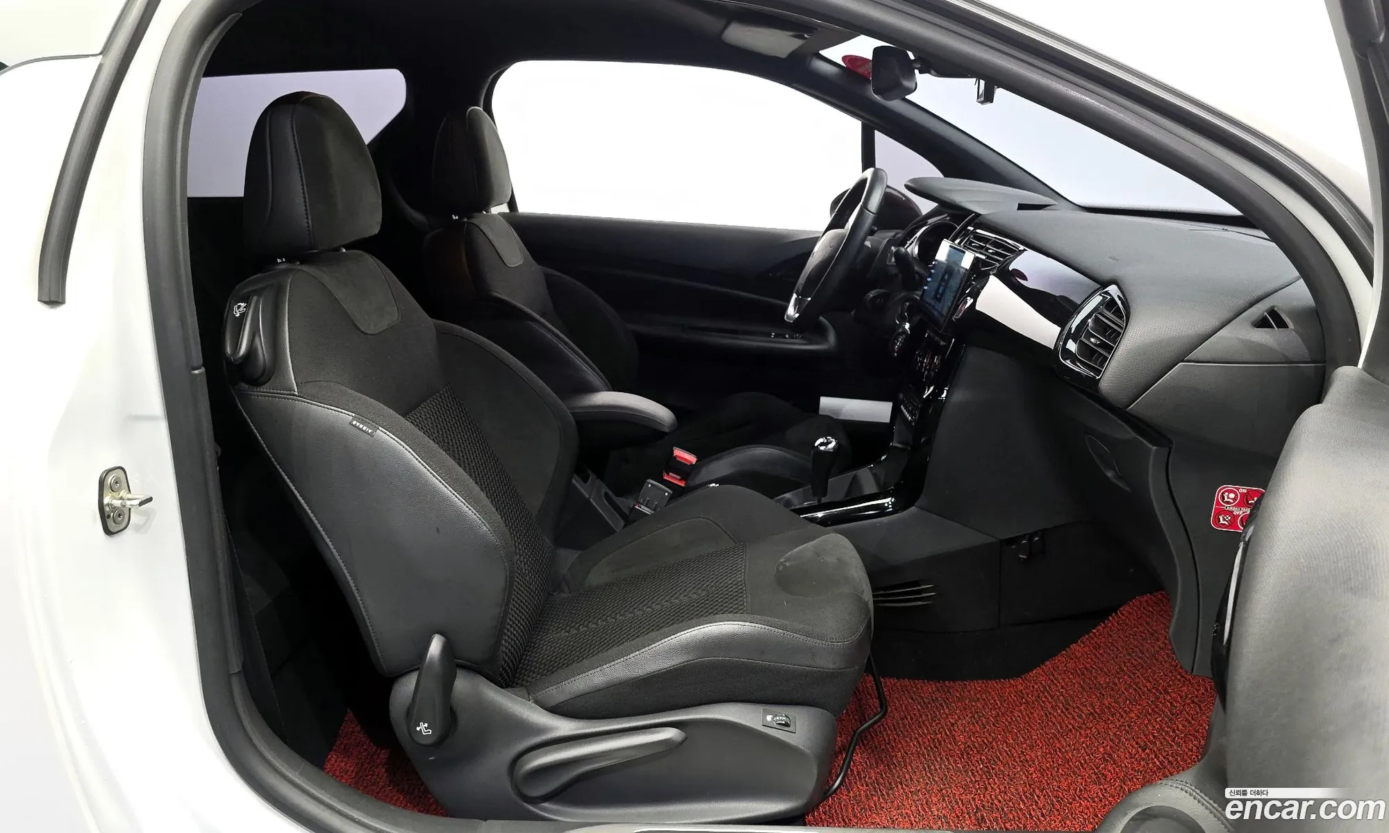 Citroen/DS DS3 2017 VF7SABHYMHW500152 — 6