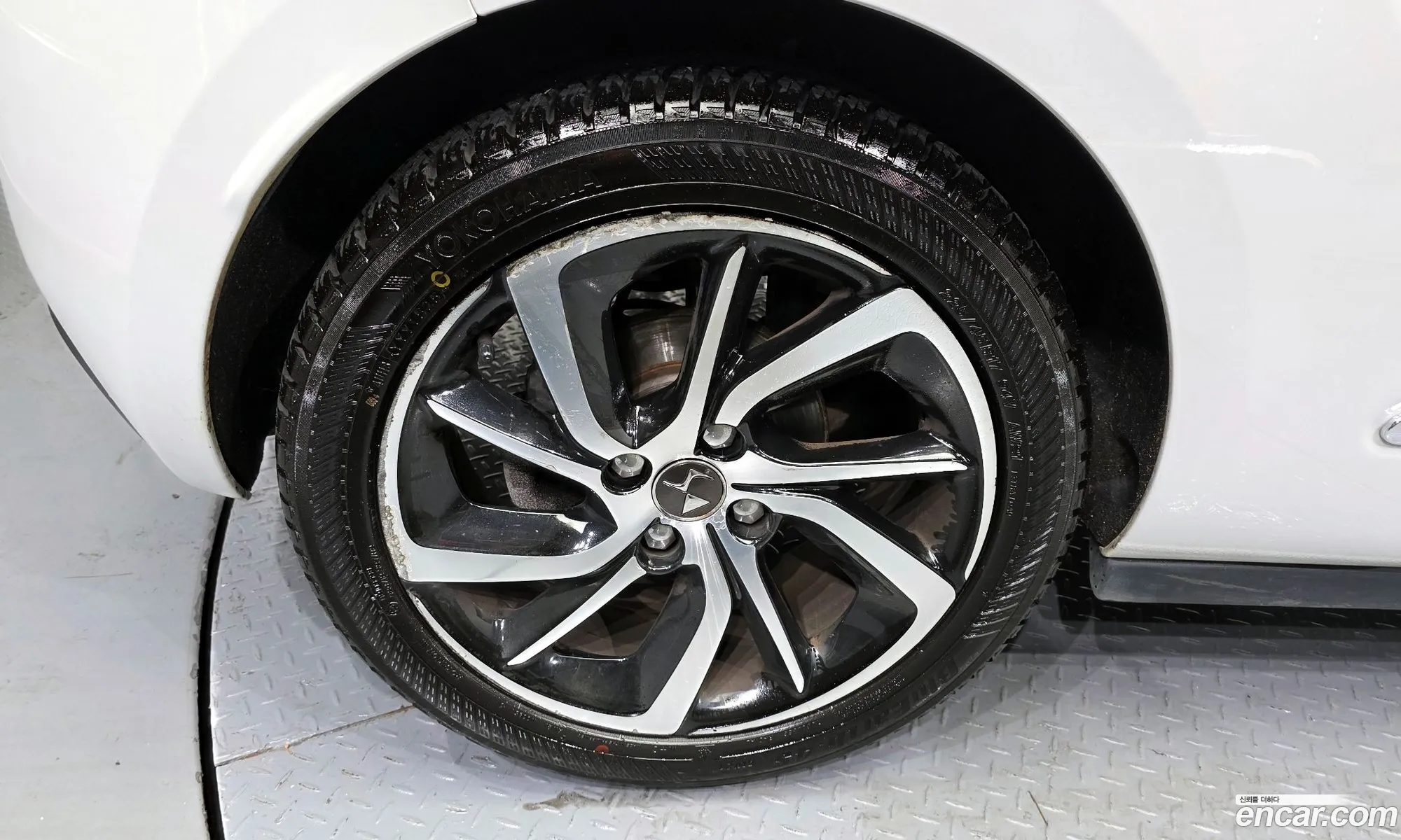 Citroen/DS DS3 2017 VF7SABHYMHW500152 — 7