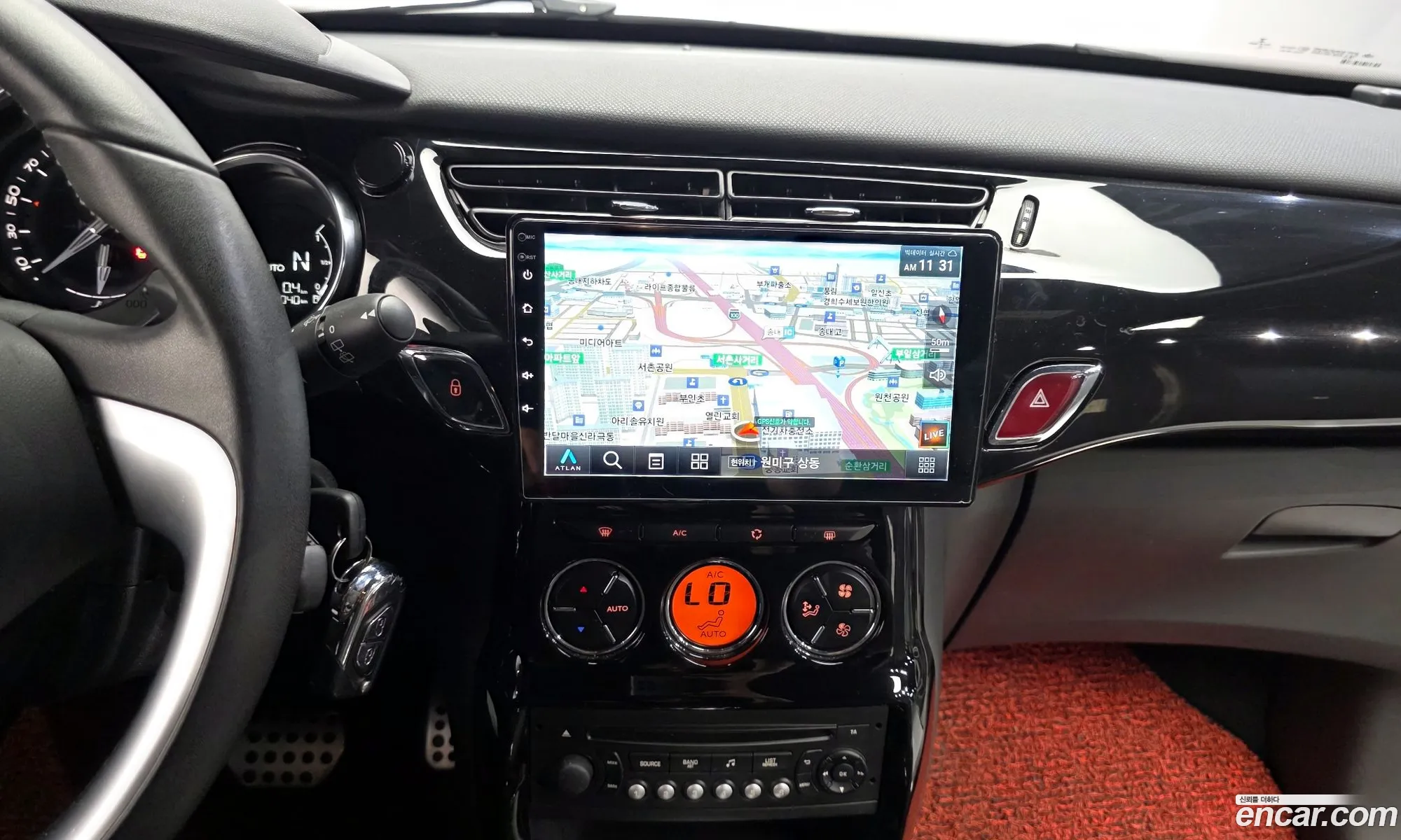 Citroen/DS DS3 2017 VF7SABHYMHW500152 — 10