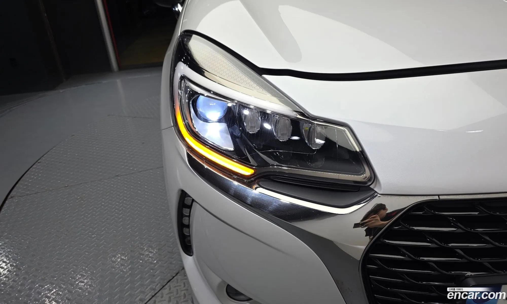 Citroen/DS DS3 2017 VF7SABHYMHW500152 — 9