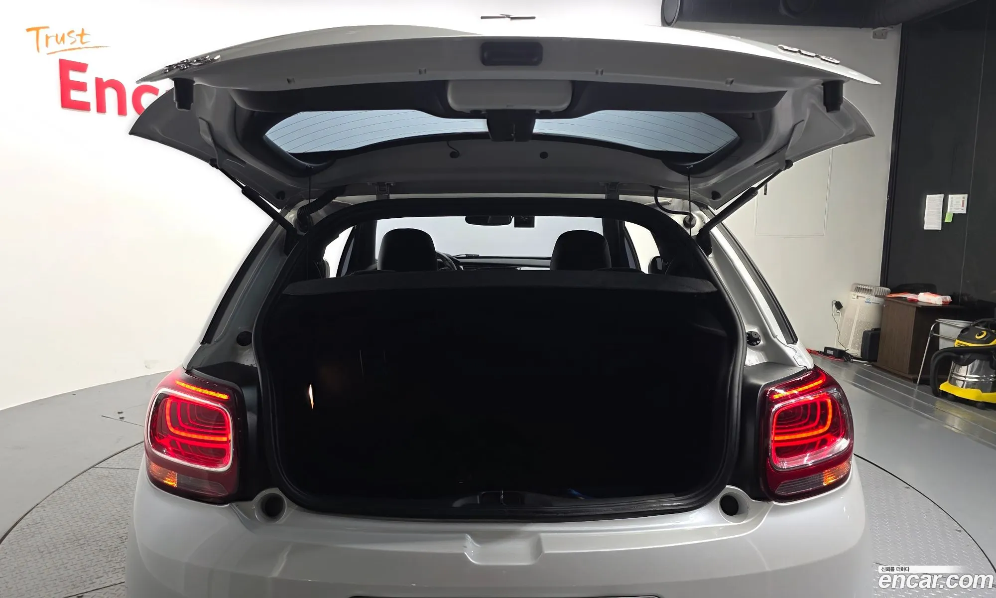 Citroen/DS DS3 2017 VF7SABHYMHW500152 — 27