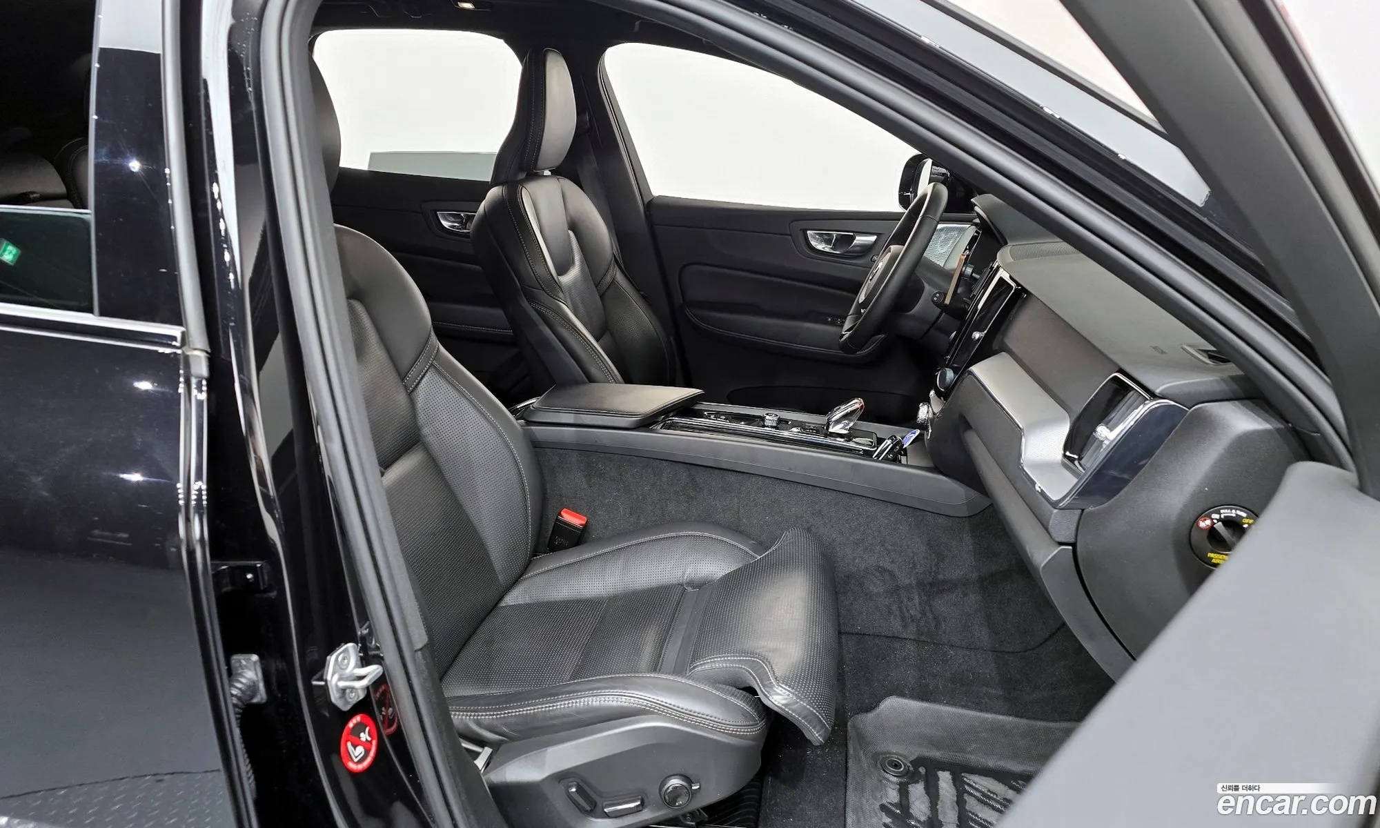 Volvo XC60 2022 YV1UZ06238383838ㄷ — 22