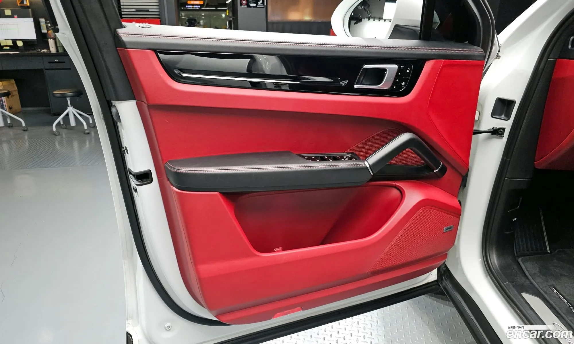 Porsche Cayenne 2020 WP1BA29YXLDA66710 — 28