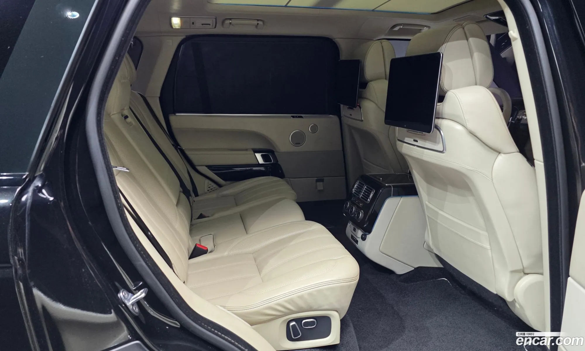 Land Rover Range Rover 2015 SALGA3JF5FA238356 — 17