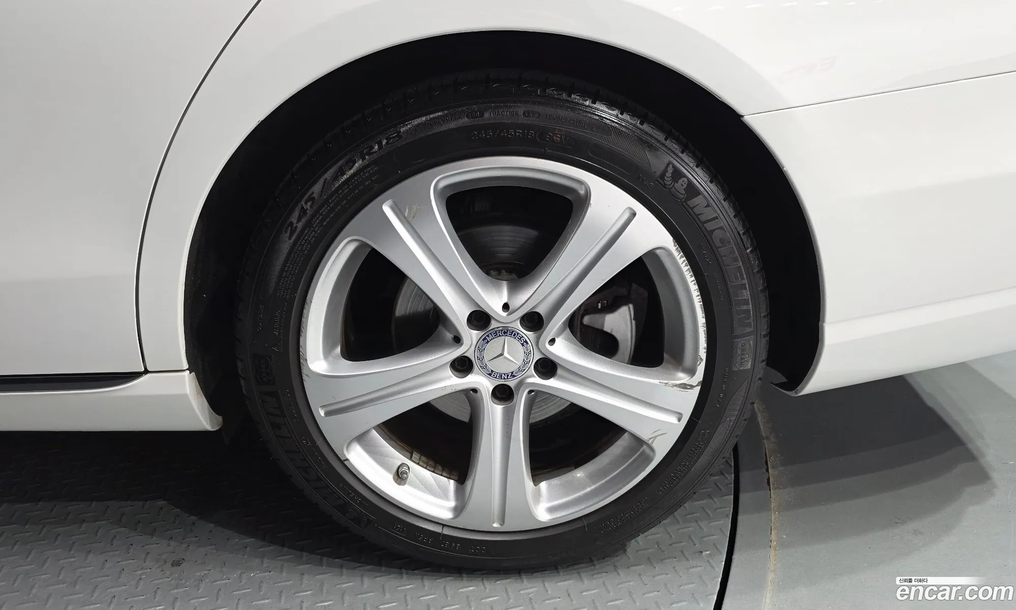 Mercedes-Benz E-Class W213 2016 WDDZF4CB1HA126096 — 22