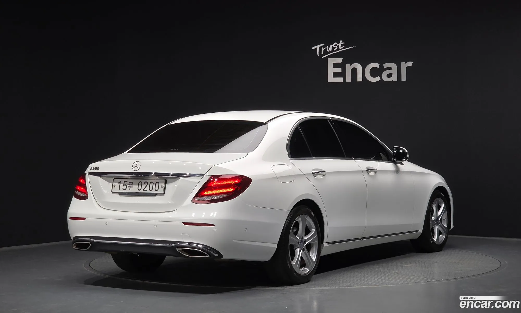 Mercedes-Benz E-Class W213 2016 WDDZF4CB1HA126096 — 19