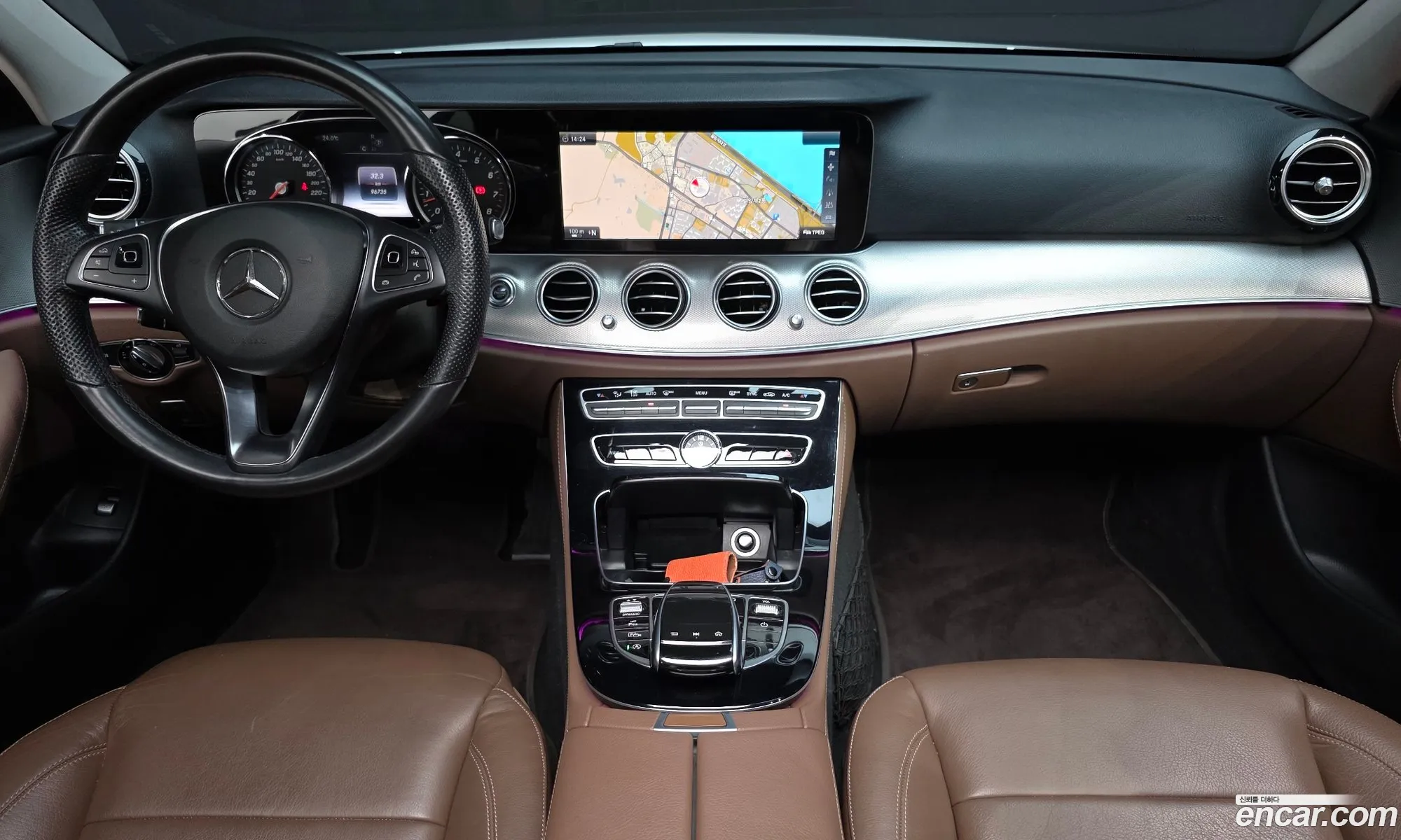 Mercedes-Benz E-Class W213 2016 WDDZF4CB1HA126096 — 24