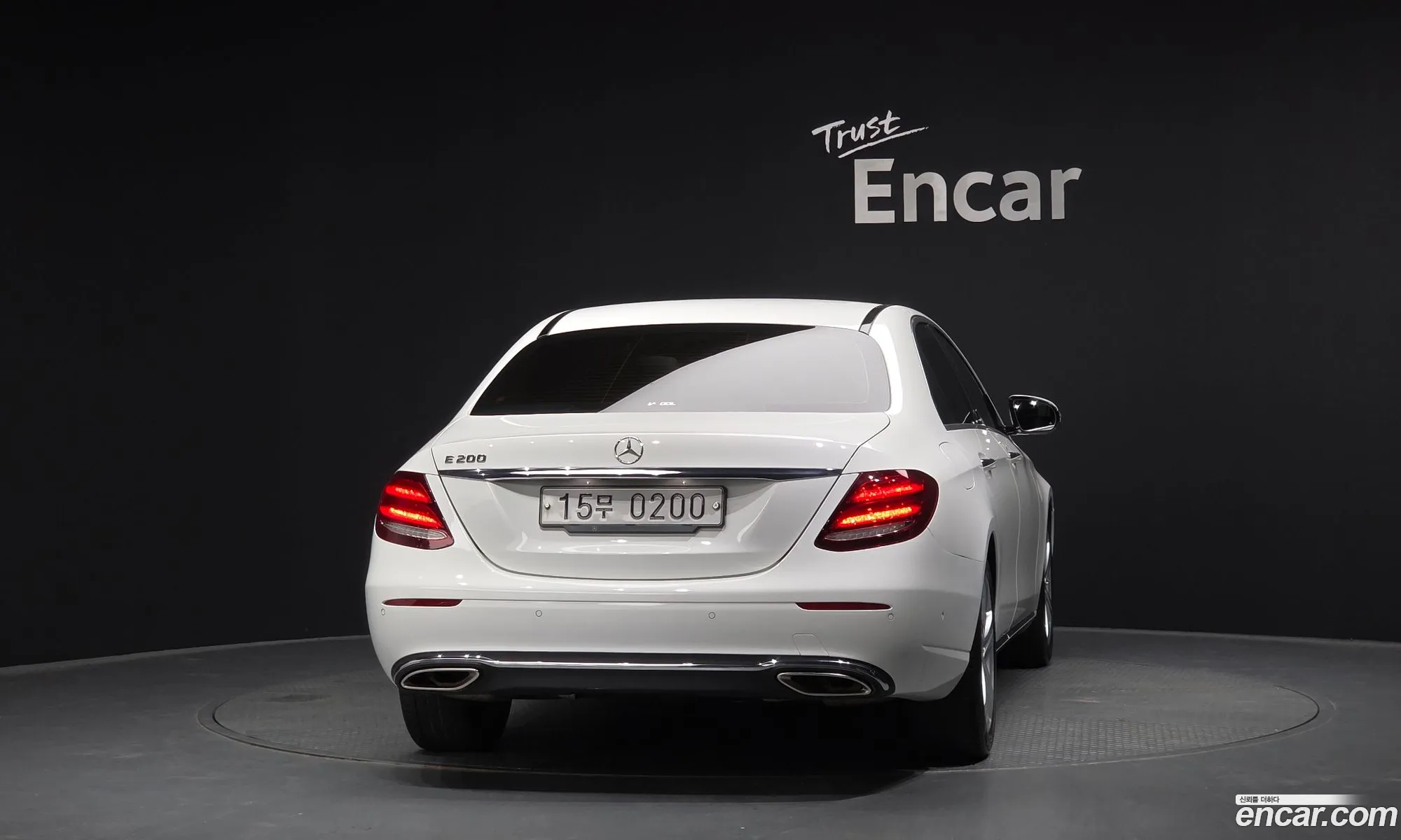 Mercedes-Benz E-Class W213 2016 WDDZF4CB1HA126096 — 16