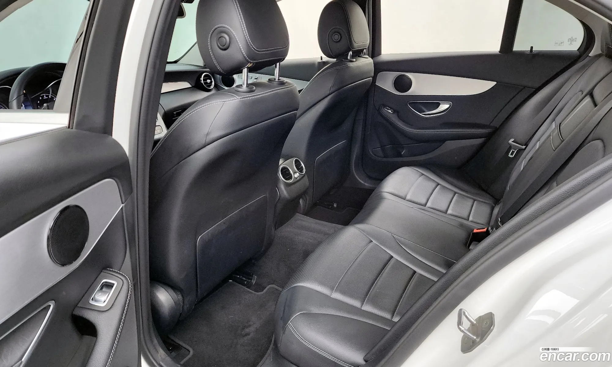 Mercedes-Benz C-Class W205 2018 WDDWF4CB4JF678221 — 28