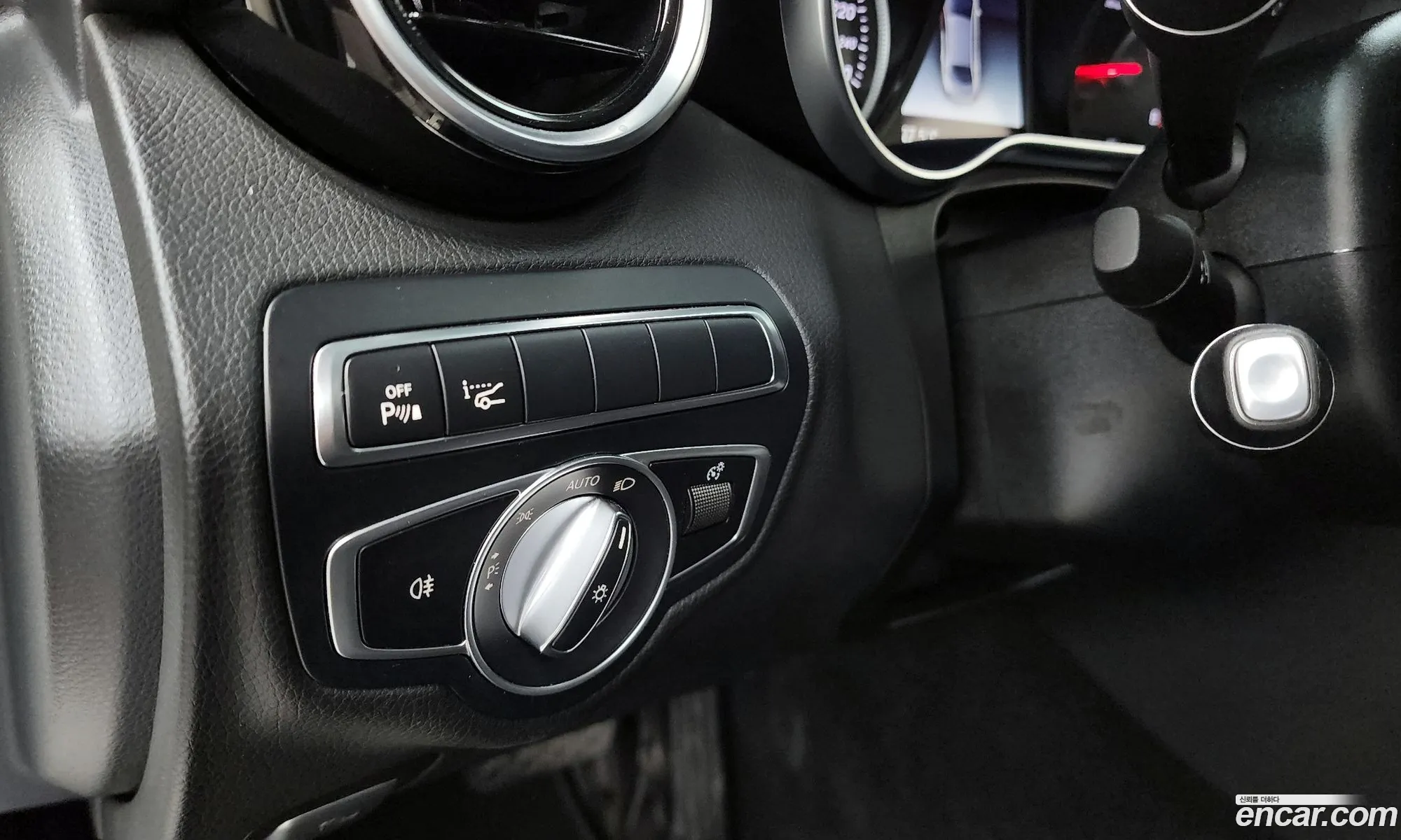 Mercedes-Benz C-Class W205 2018 WDDWF4CB4JF678221 — 17