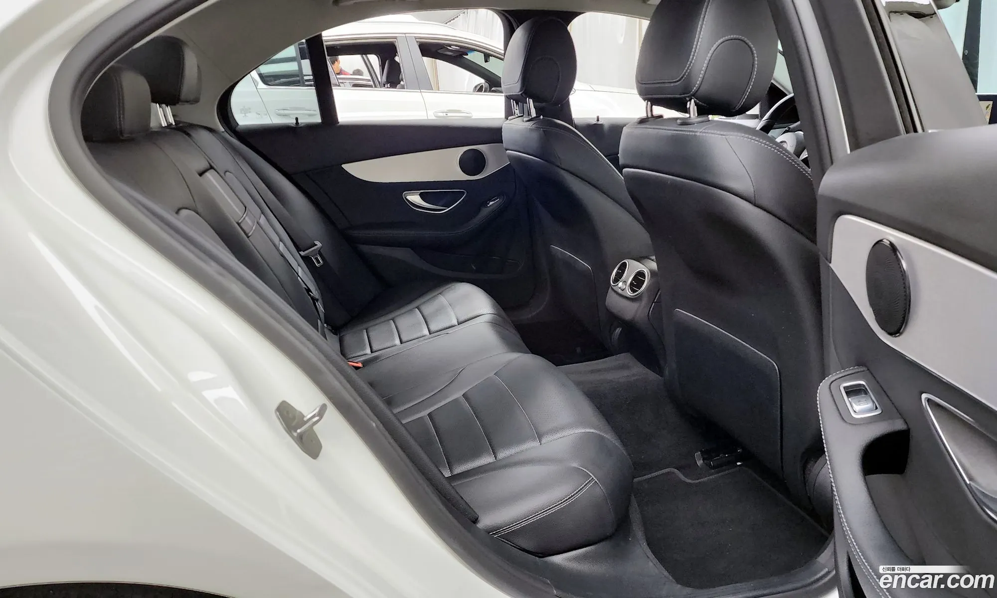 Mercedes-Benz C-Class W205 2018 WDDWF4CB4JF678221 — 26