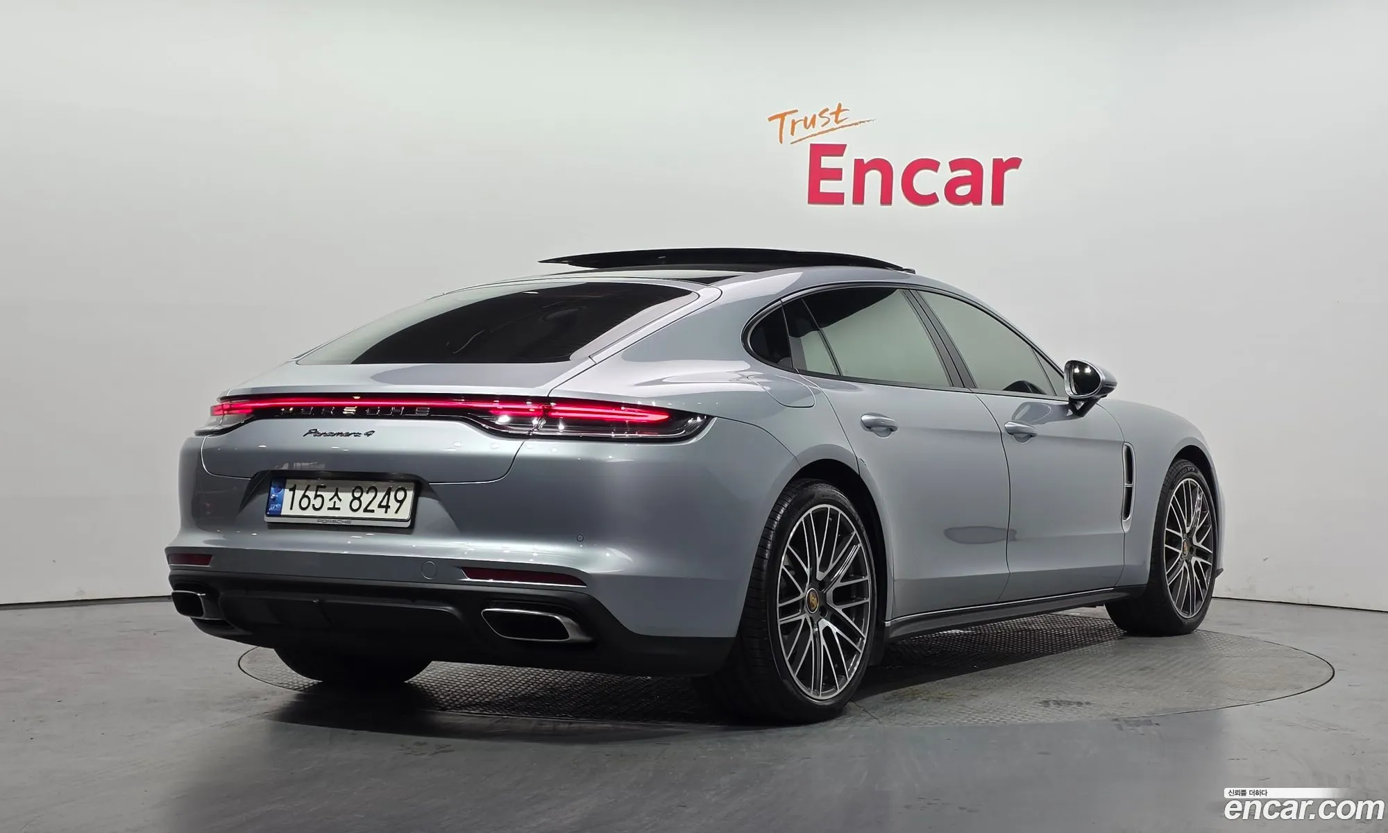 Porsche Panamera 2021 — 32