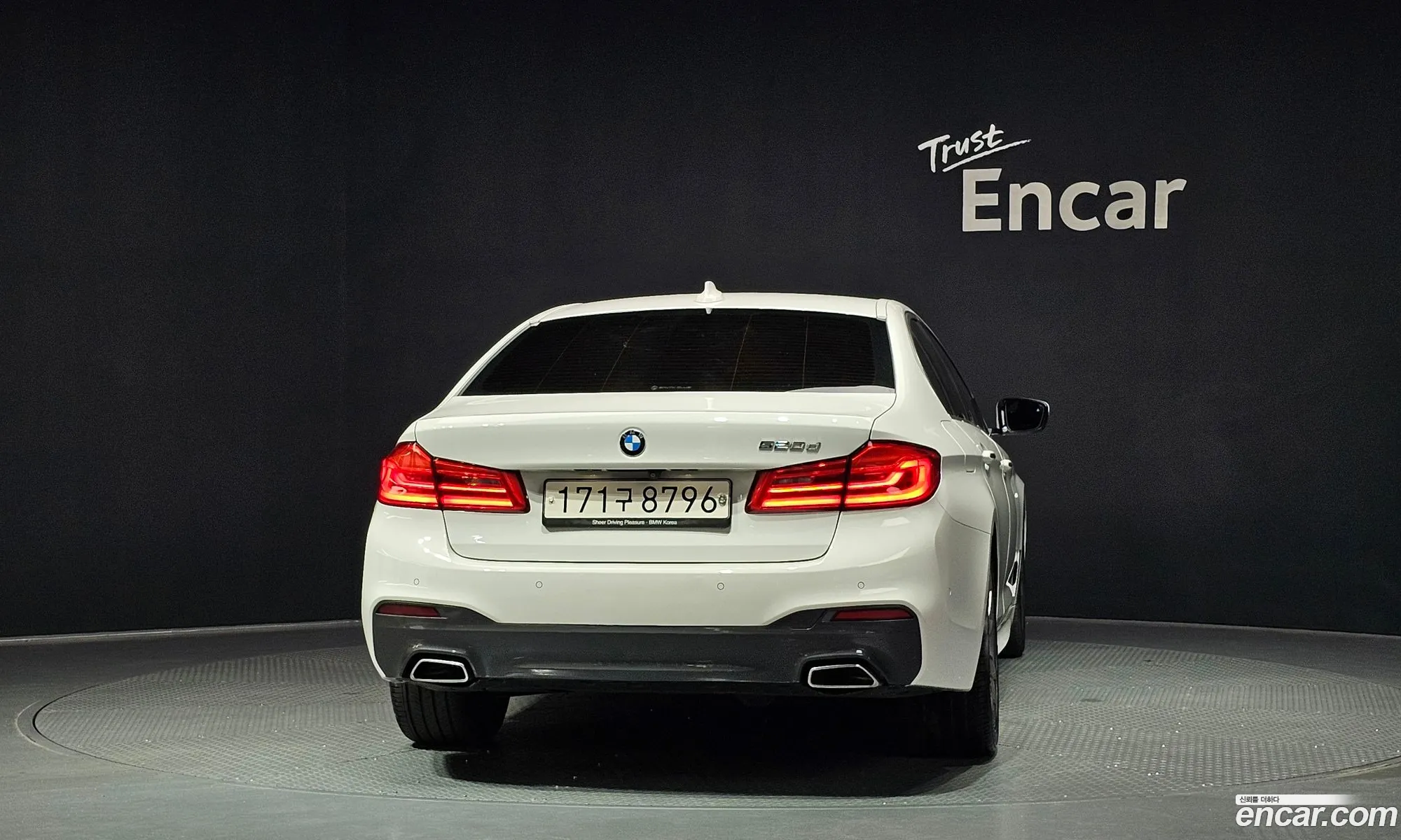 BMW 5 Series 2018 — 24