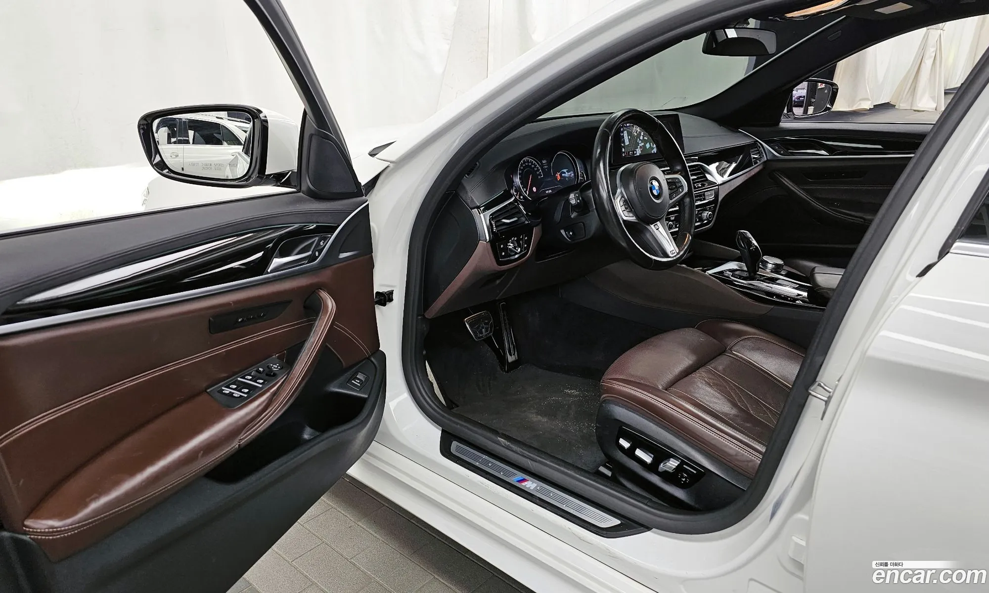 BMW 5 Series 2018 — 28
