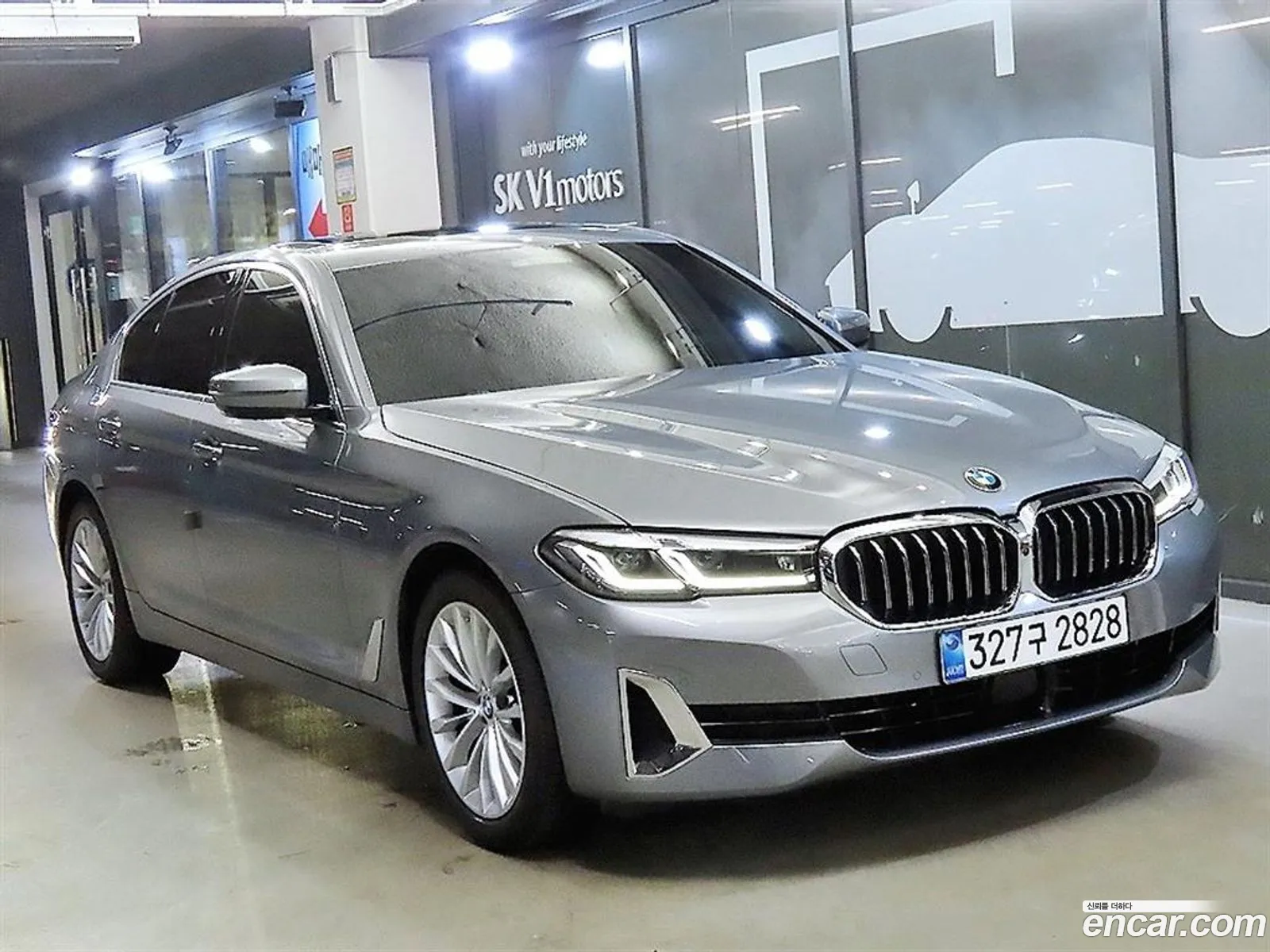 BMW 5 Series 2023 — 17