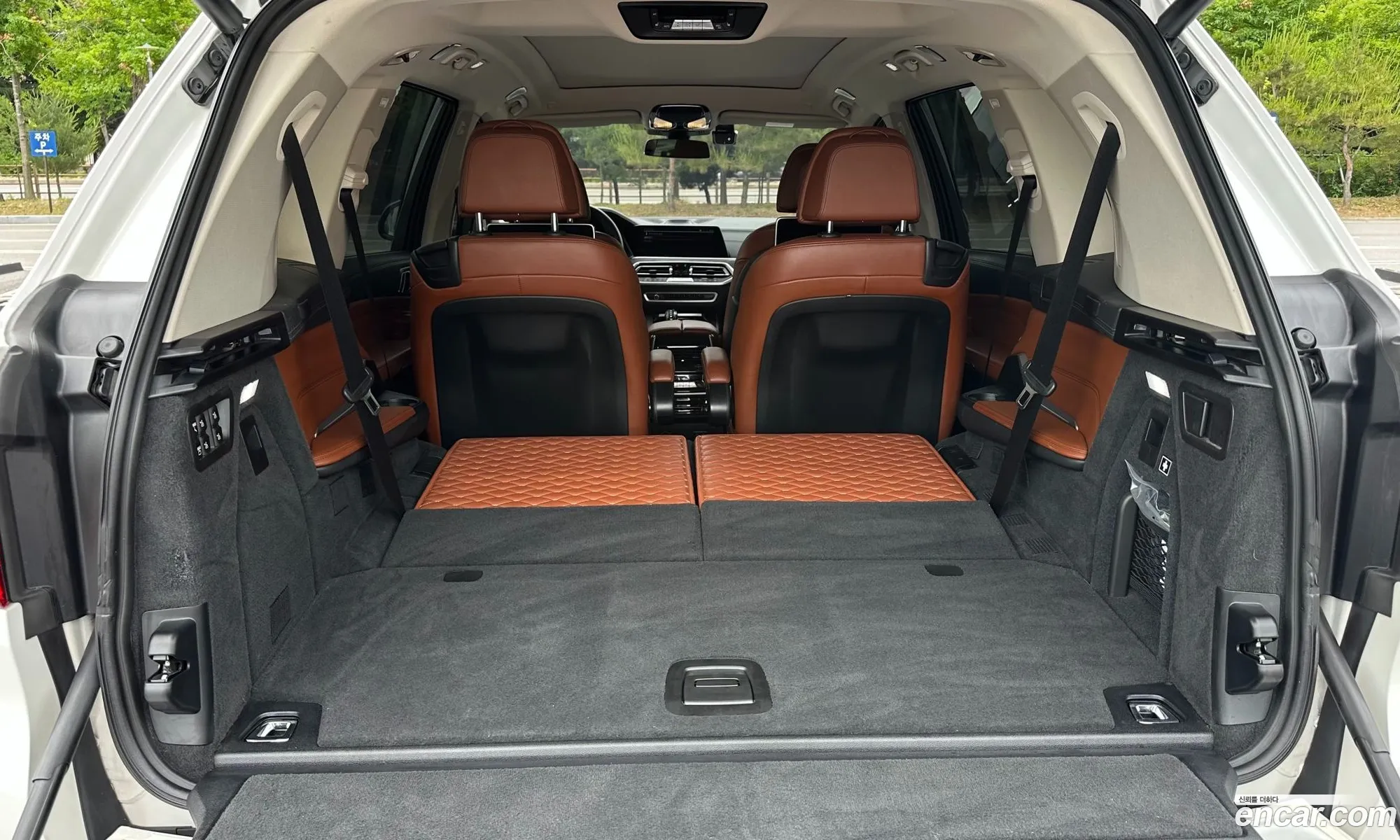 BMW X7 2021 — 14