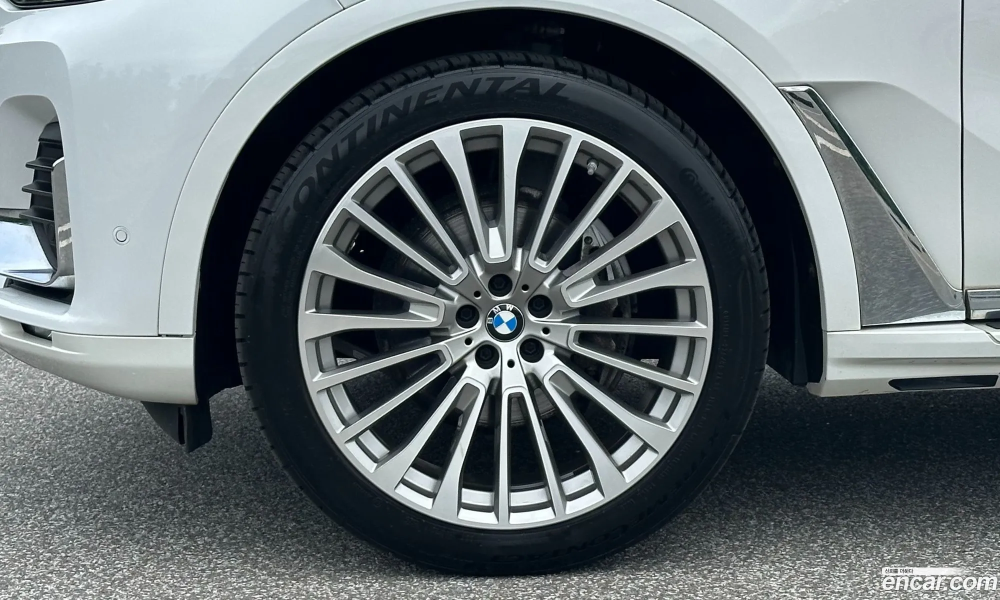 BMW X7 2021 — 10