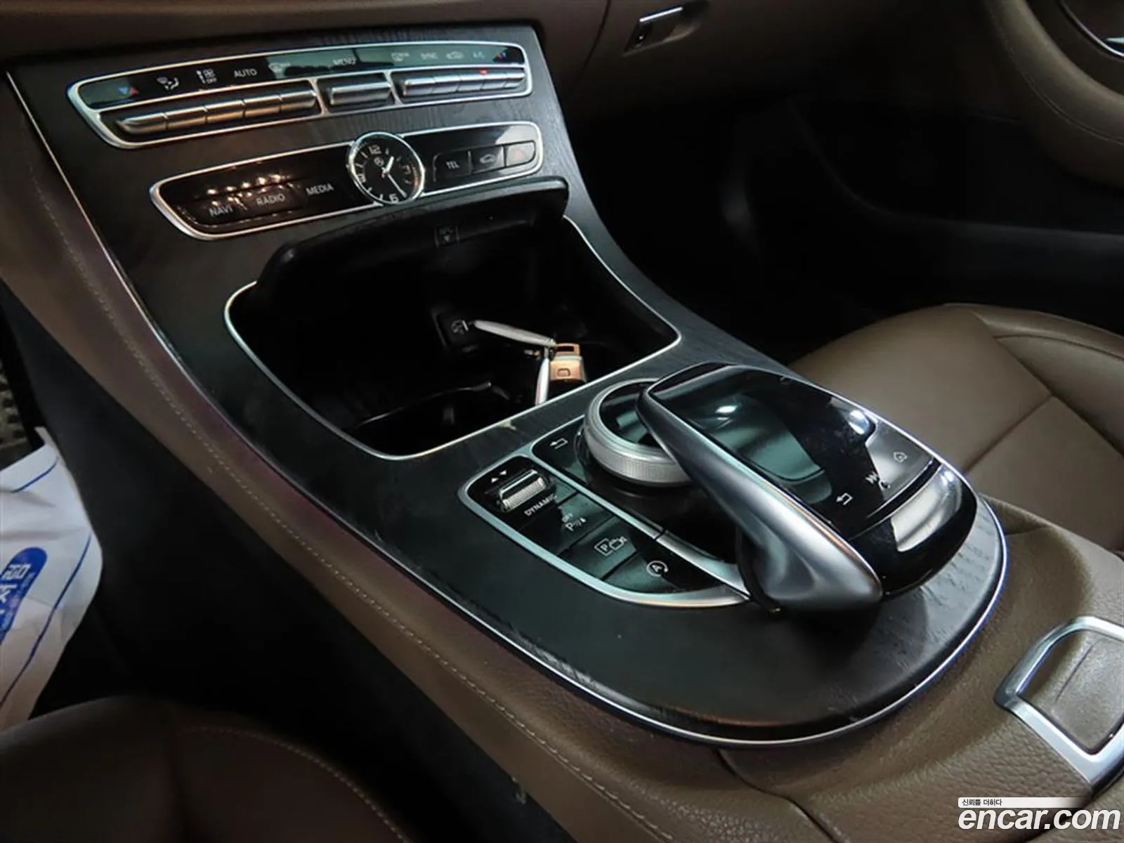 Mercedes-Benz E-Class W213 2020 — 14