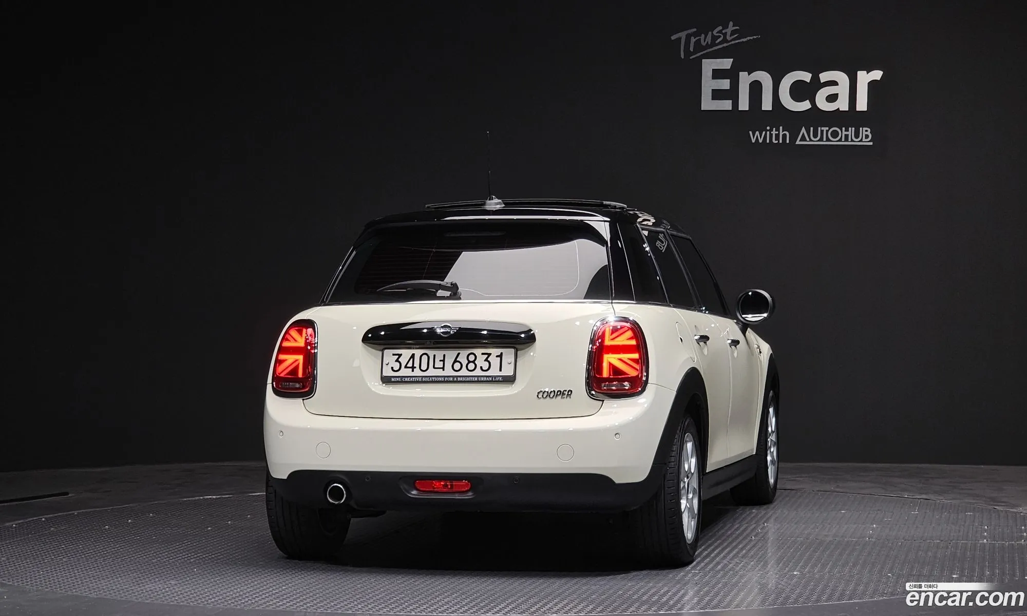 Mini Cooper 2020 — 27