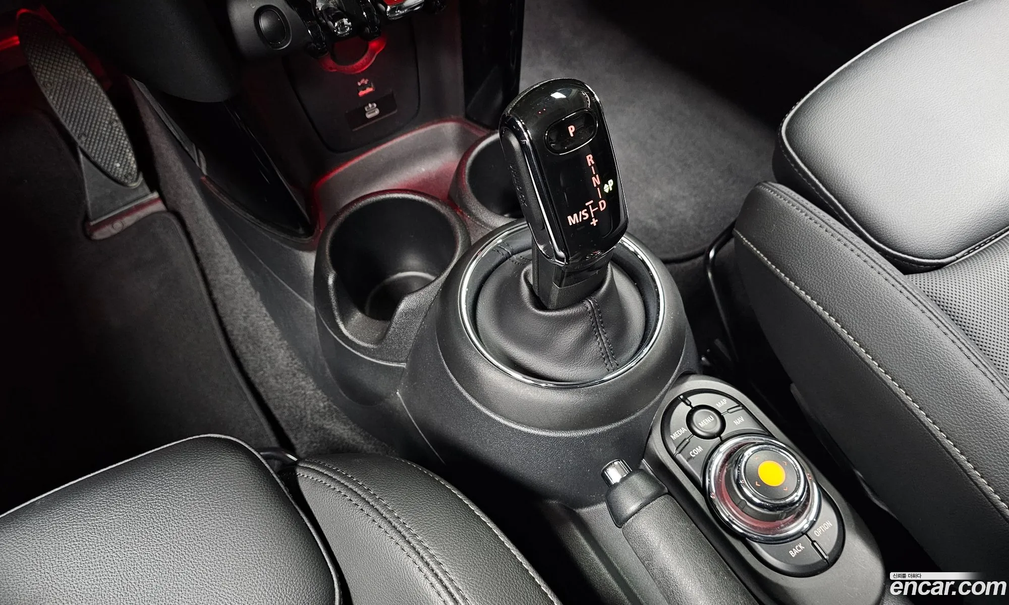 Mini Cooper 2020 — 28