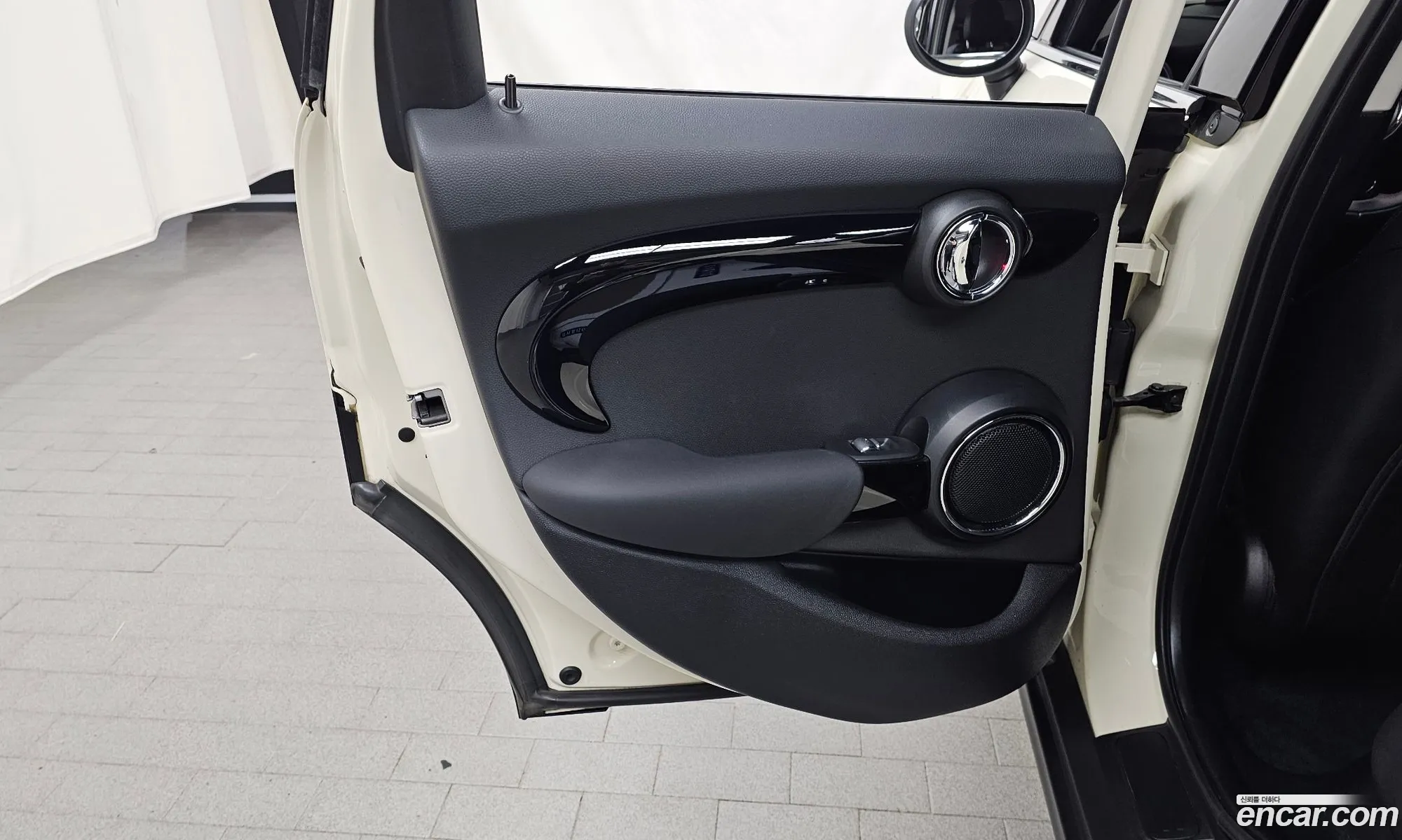 Mini Cooper 2020 — 3