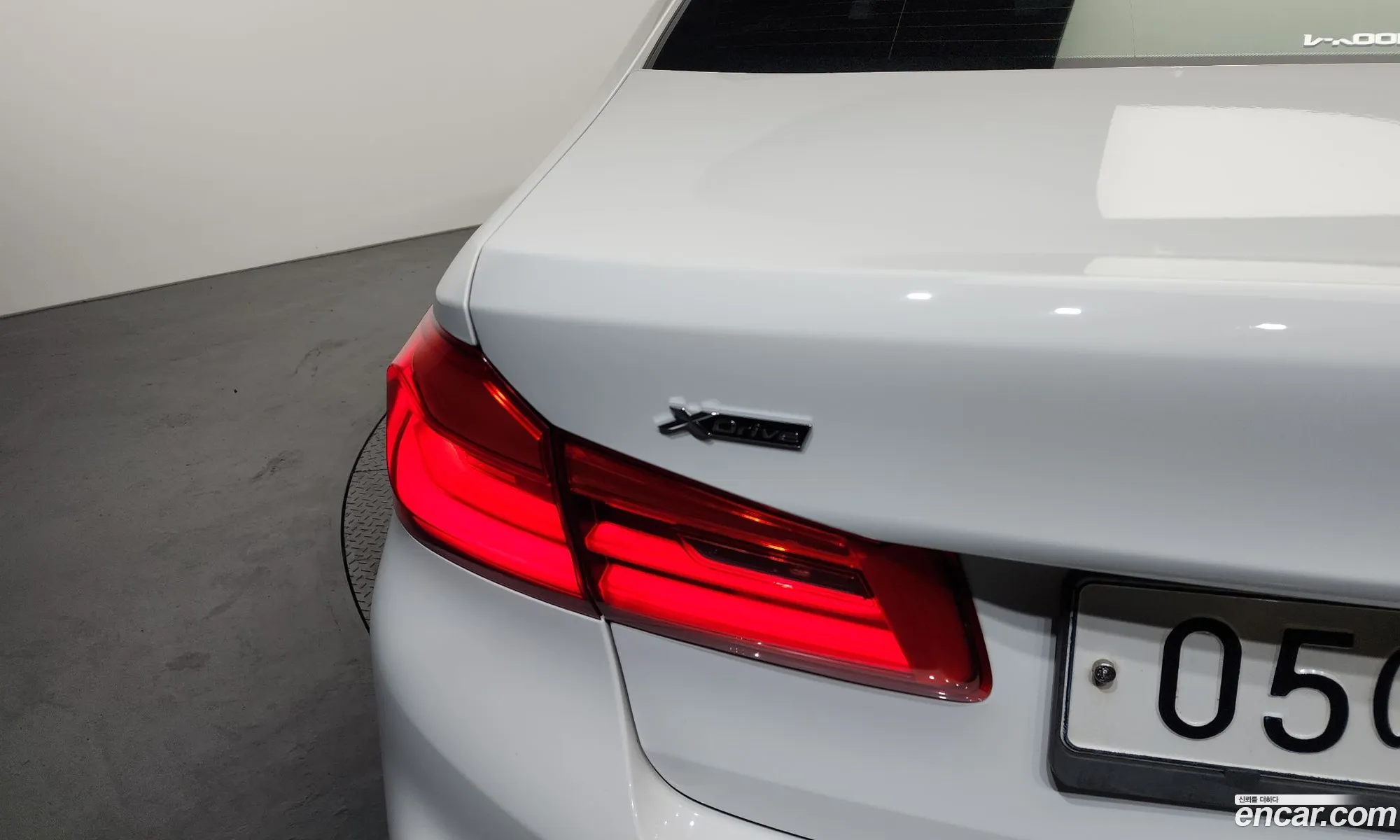 BMW 5 Series 2017 WBAJD9108HWA91314 — 13