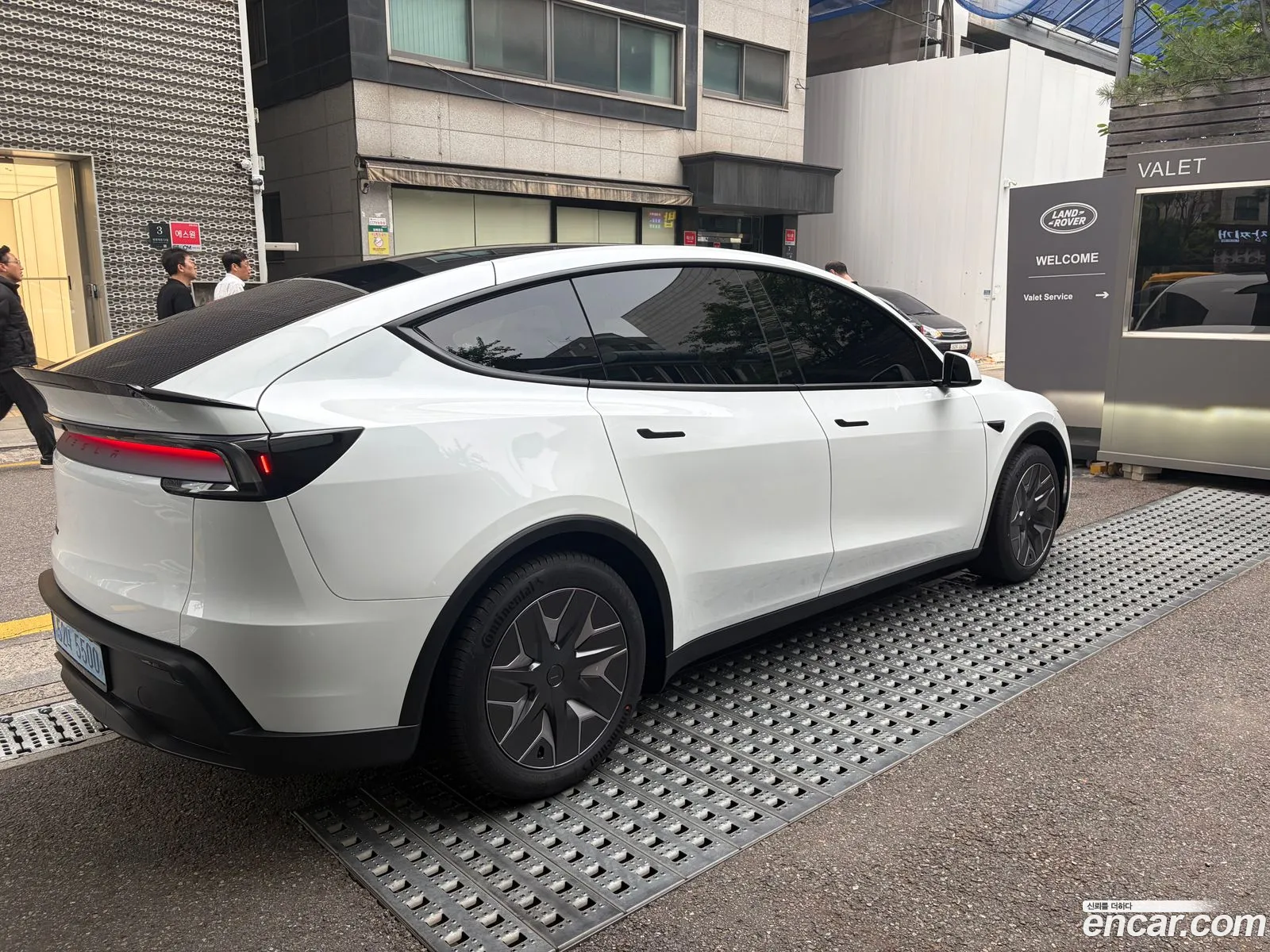 Tesla Model Y 2026 — 2