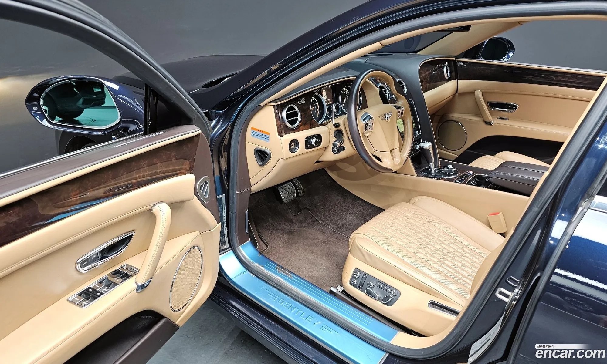Bentley Flying Spur 2018 SCBET53W1JC066571 — 14