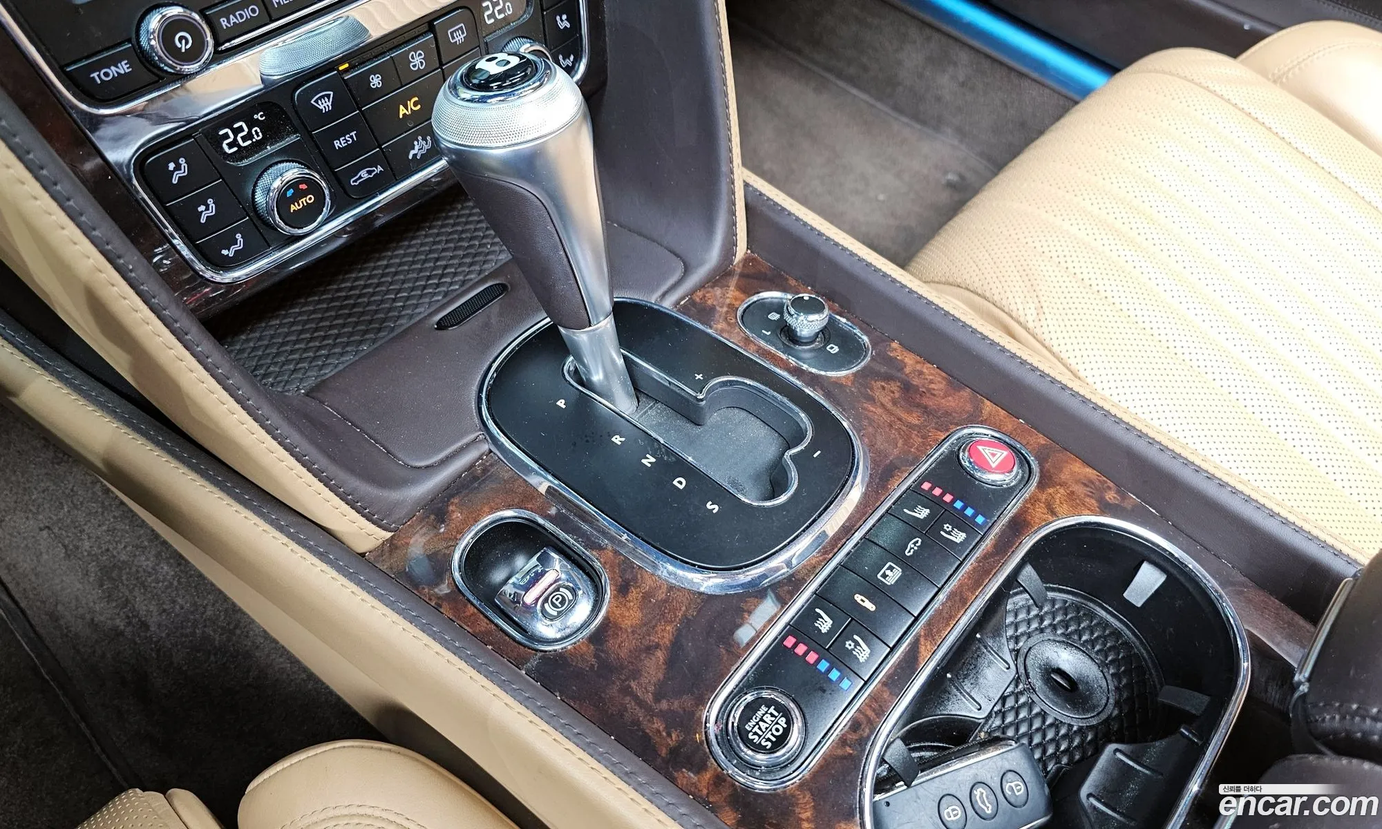 Bentley Flying Spur 2018 SCBET53W1JC066571 — 18