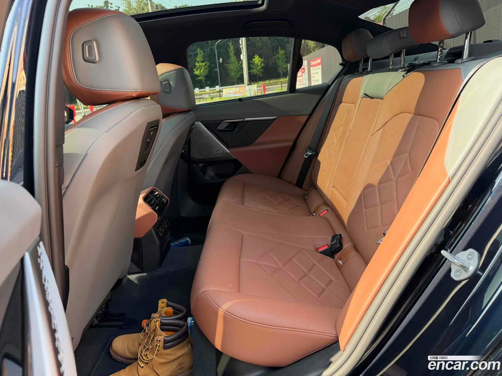 BMW 5 Series 2025 — 16