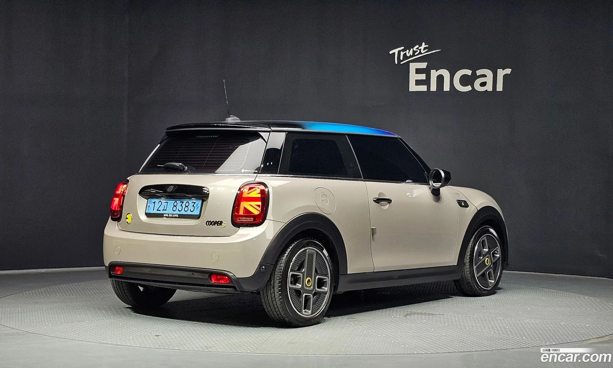 Mini Cooper Electric 2022 WMW11DJ06N2S49466 — 27